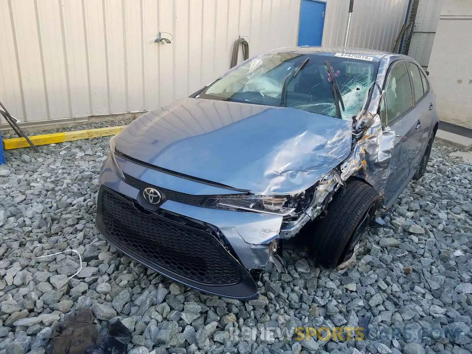 2 Photograph of a damaged car 5YFEPRAE9LP038997 TOYOTA COROLLA 2020