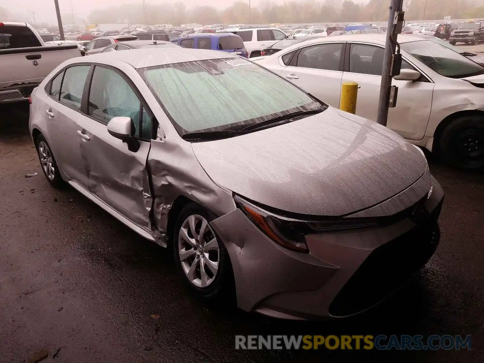 1 Photograph of a damaged car 5YFEPRAE9LP039373 TOYOTA COROLLA 2020