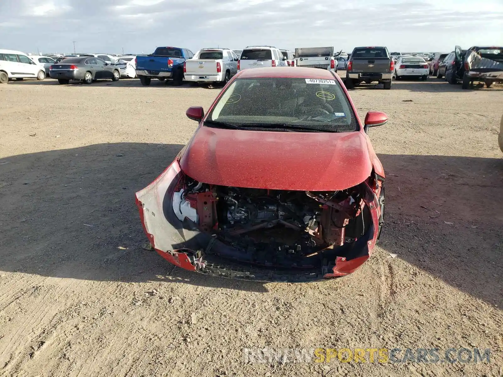 9 Photograph of a damaged car 5YFEPRAE9LP040135 TOYOTA COROLLA 2020