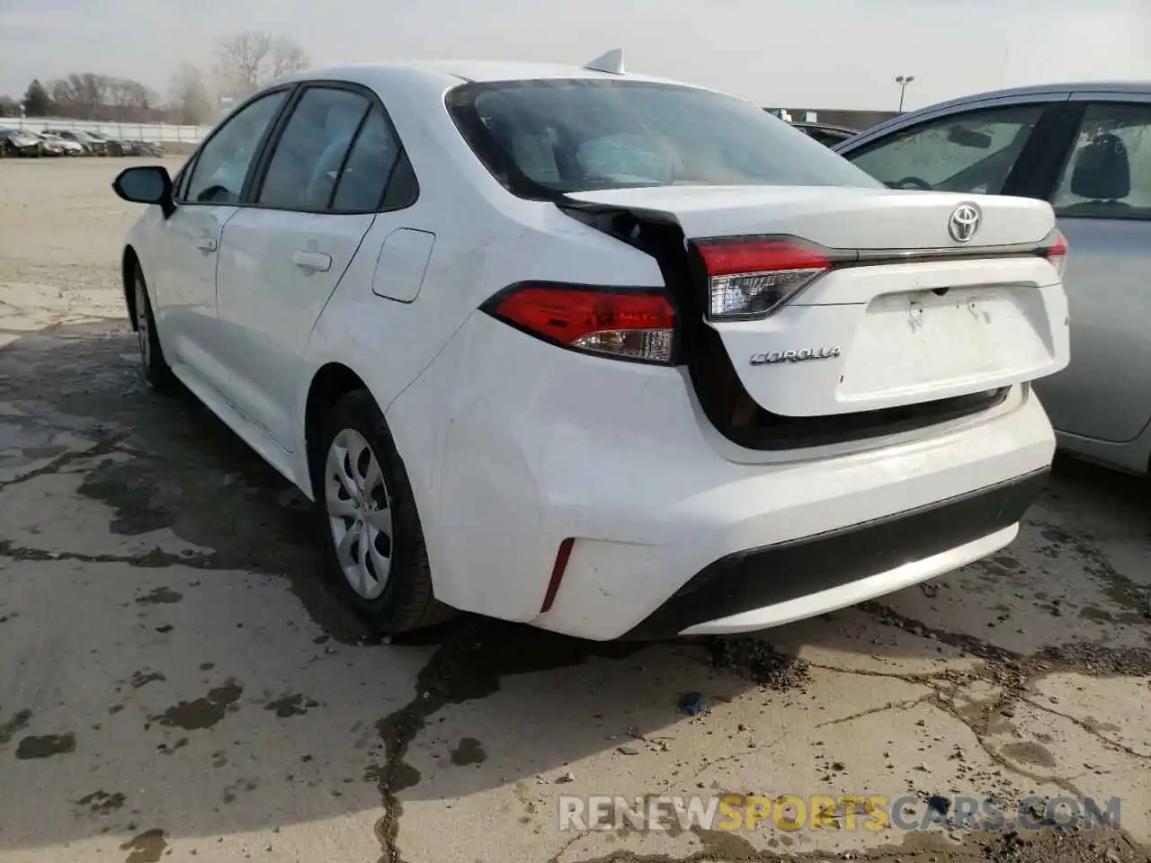 3 Photograph of a damaged car 5YFEPRAE9LP040653 TOYOTA COROLLA 2020