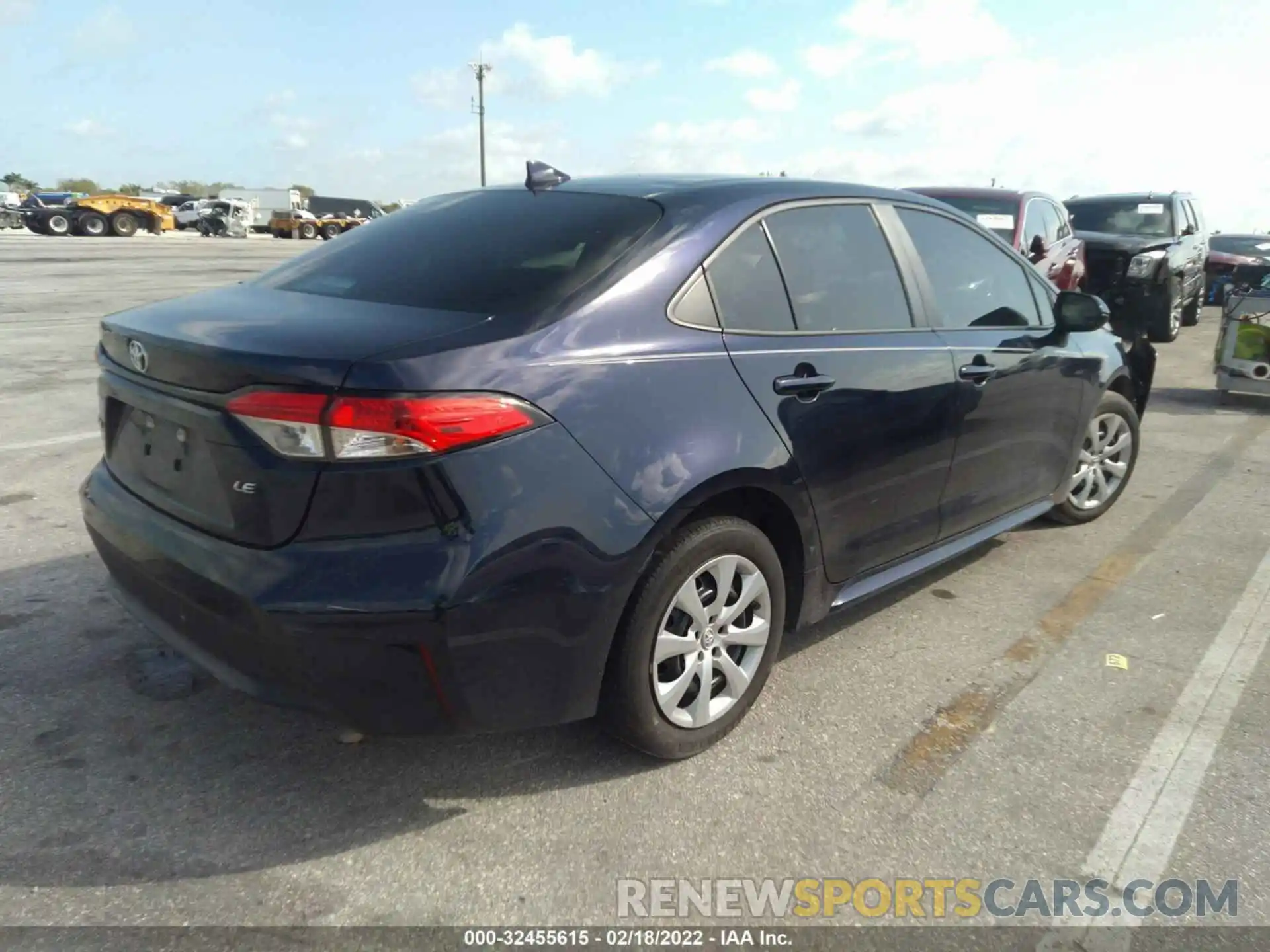 4 Photograph of a damaged car 5YFEPRAE9LP041723 TOYOTA COROLLA 2020