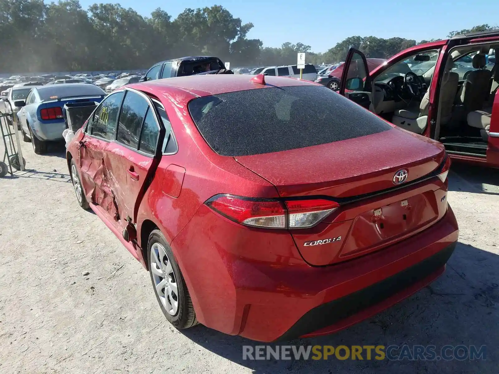 3 Photograph of a damaged car 5YFEPRAE9LP043259 TOYOTA COROLLA 2020