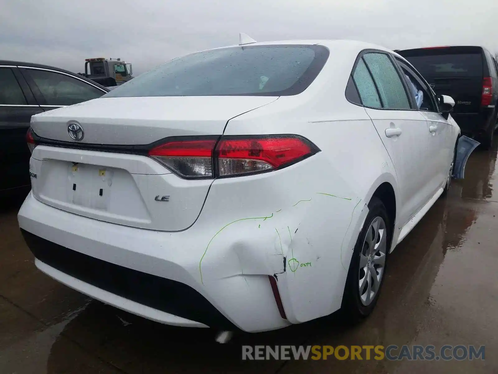 4 Photograph of a damaged car 5YFEPRAE9LP045366 TOYOTA COROLLA 2020