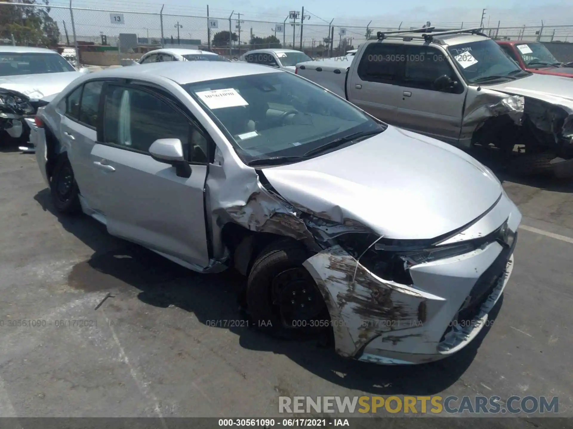 1 Photograph of a damaged car 5YFEPRAE9LP046131 TOYOTA COROLLA 2020