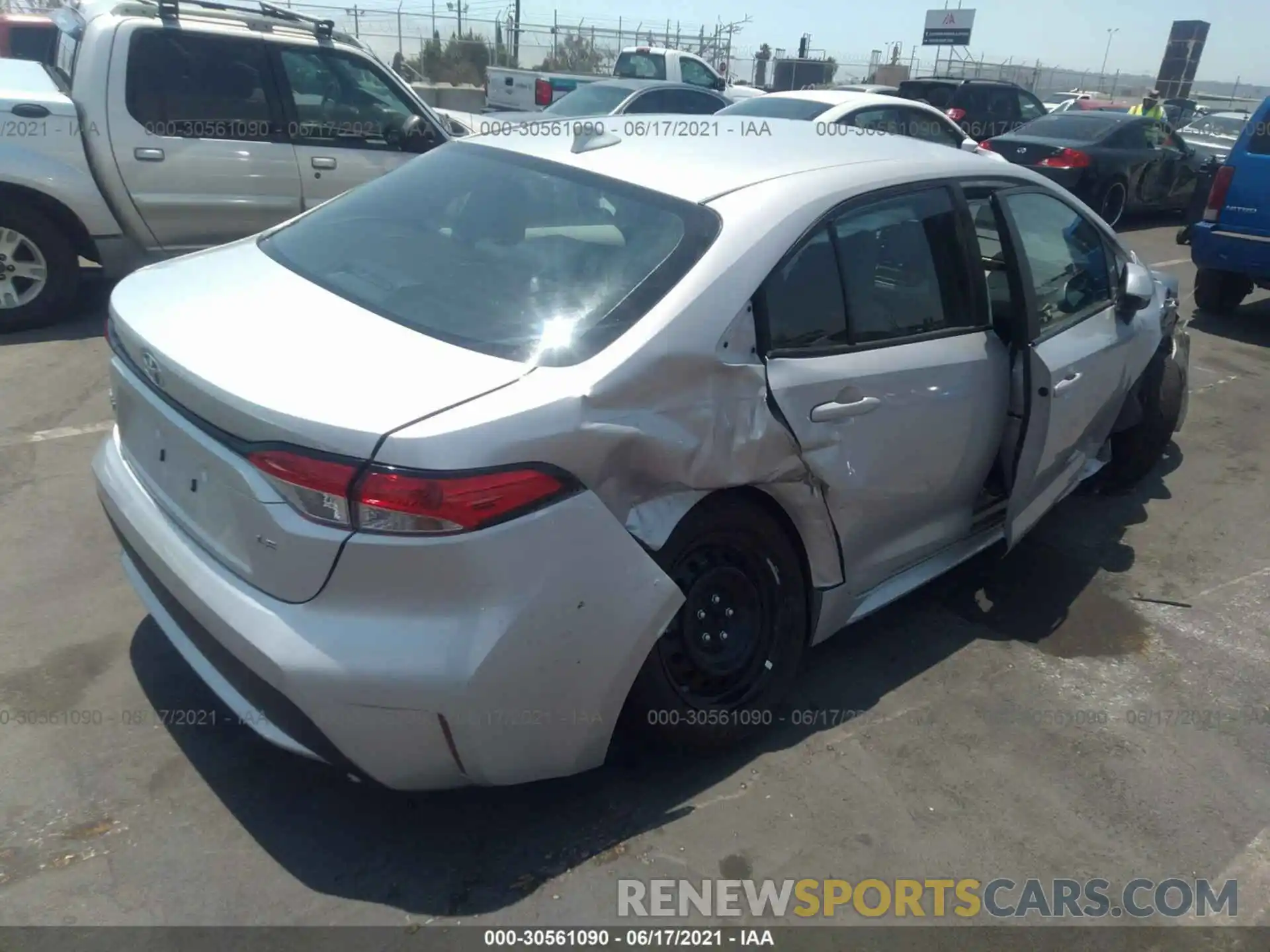 4 Photograph of a damaged car 5YFEPRAE9LP046131 TOYOTA COROLLA 2020