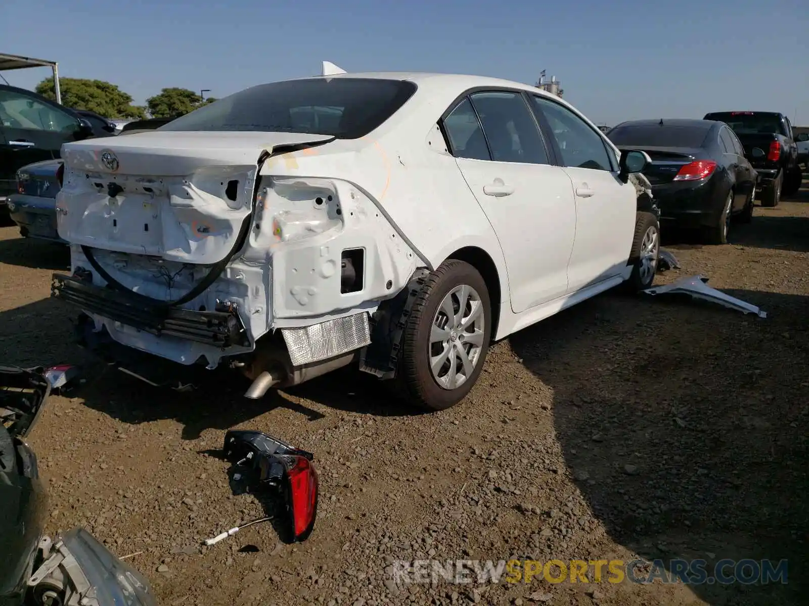 4 Photograph of a damaged car 5YFEPRAE9LP047425 TOYOTA COROLLA 2020