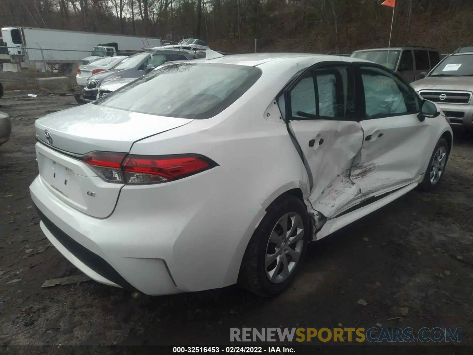 4 Photograph of a damaged car 5YFEPRAE9LP047487 TOYOTA COROLLA 2020