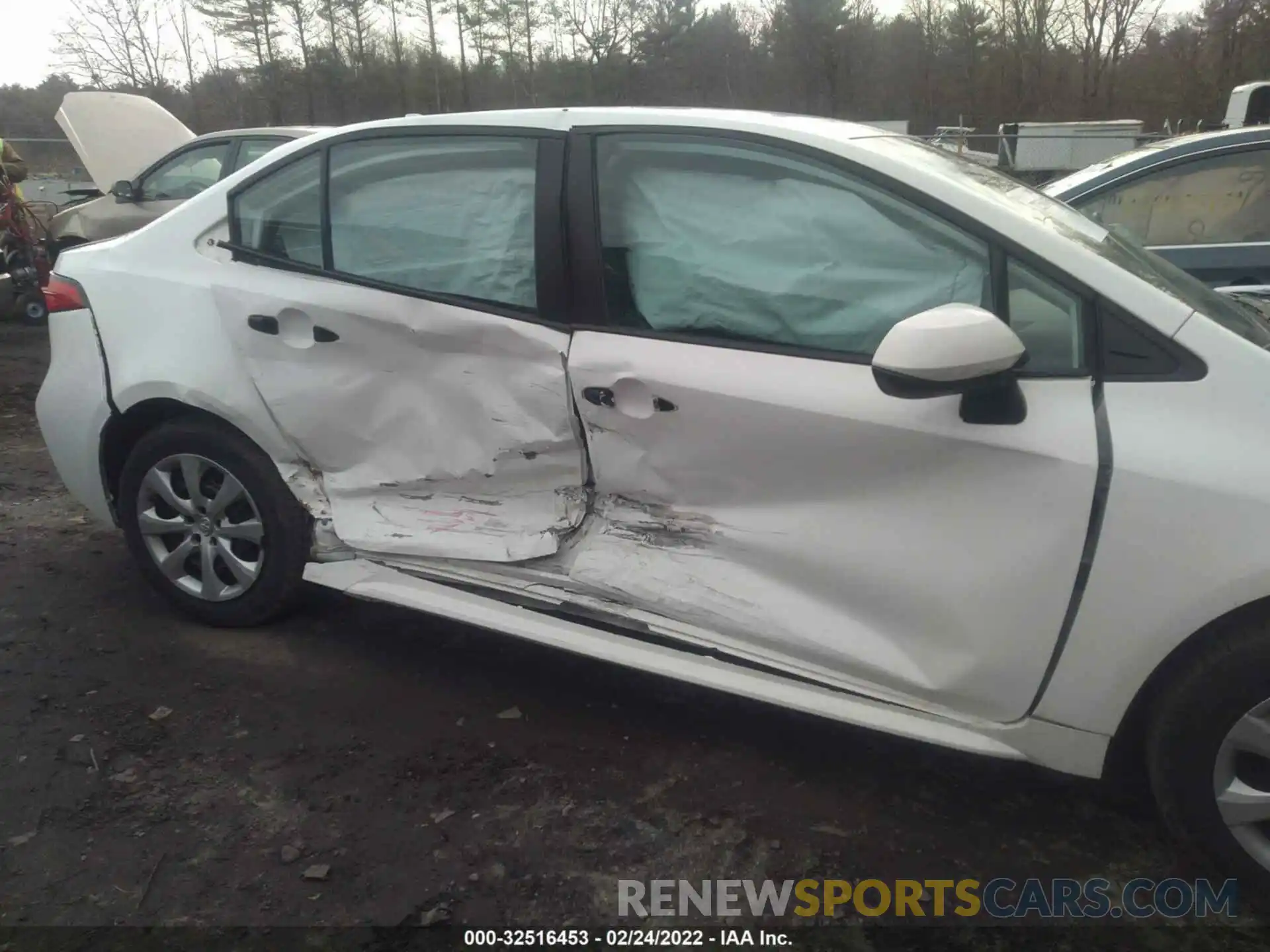 6 Photograph of a damaged car 5YFEPRAE9LP047487 TOYOTA COROLLA 2020