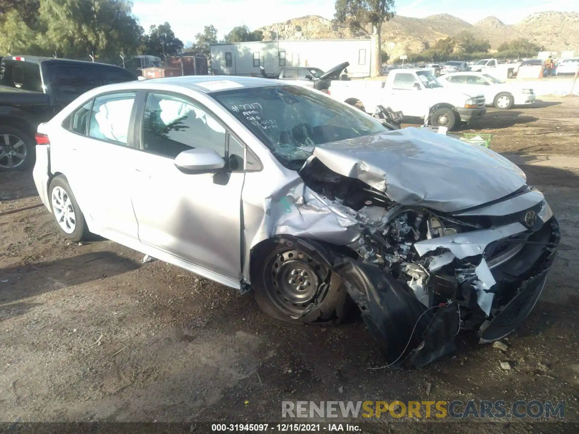 1 Photograph of a damaged car 5YFEPRAE9LP047988 TOYOTA COROLLA 2020