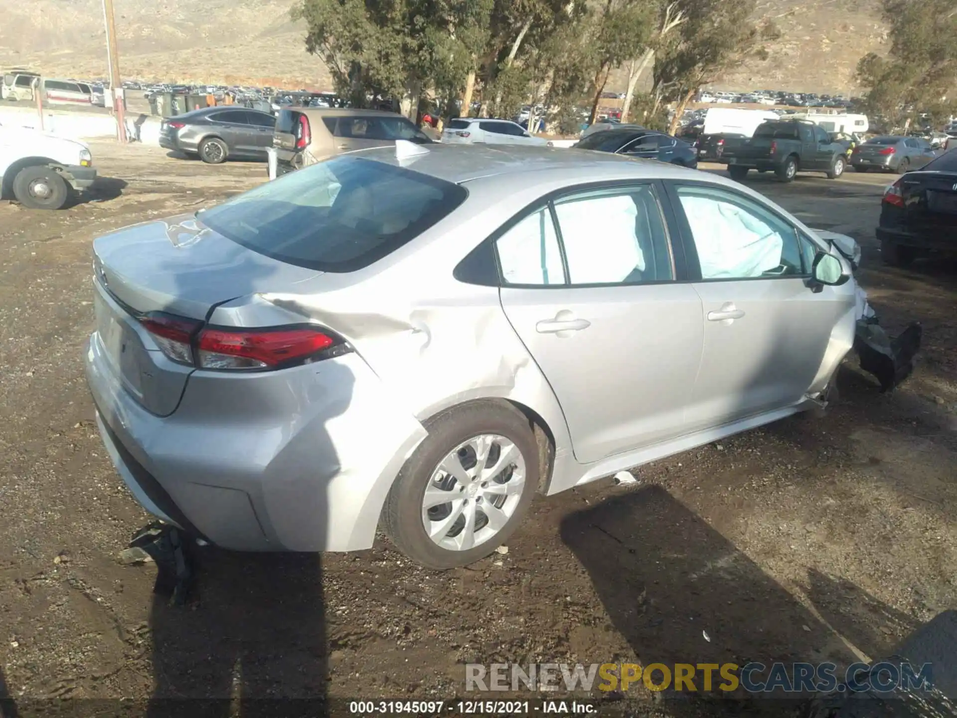 4 Photograph of a damaged car 5YFEPRAE9LP047988 TOYOTA COROLLA 2020