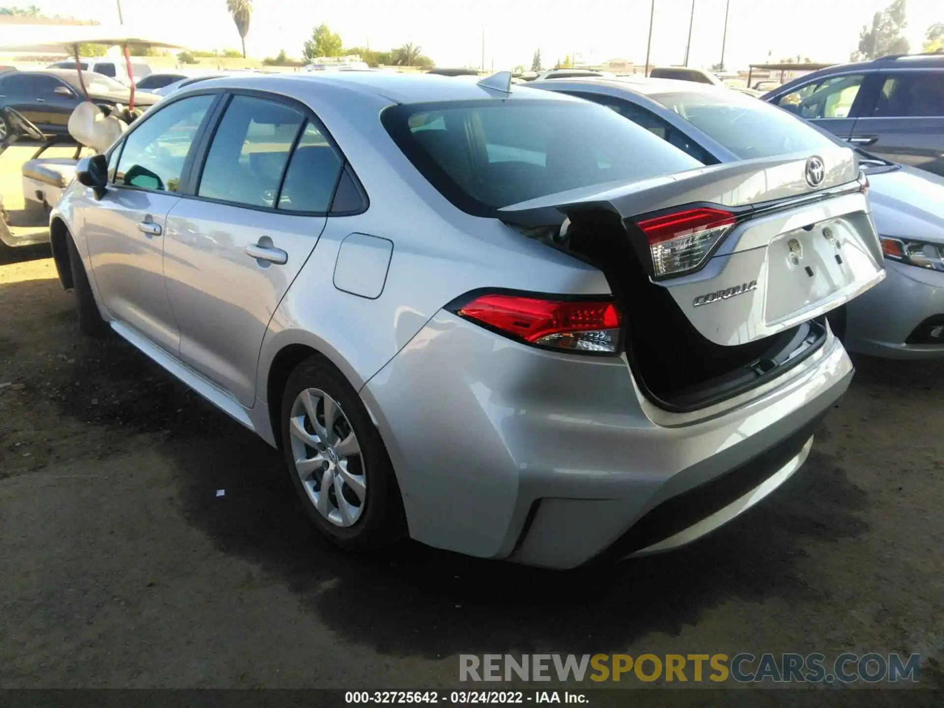 3 Photograph of a damaged car 5YFEPRAE9LP049000 TOYOTA COROLLA 2020