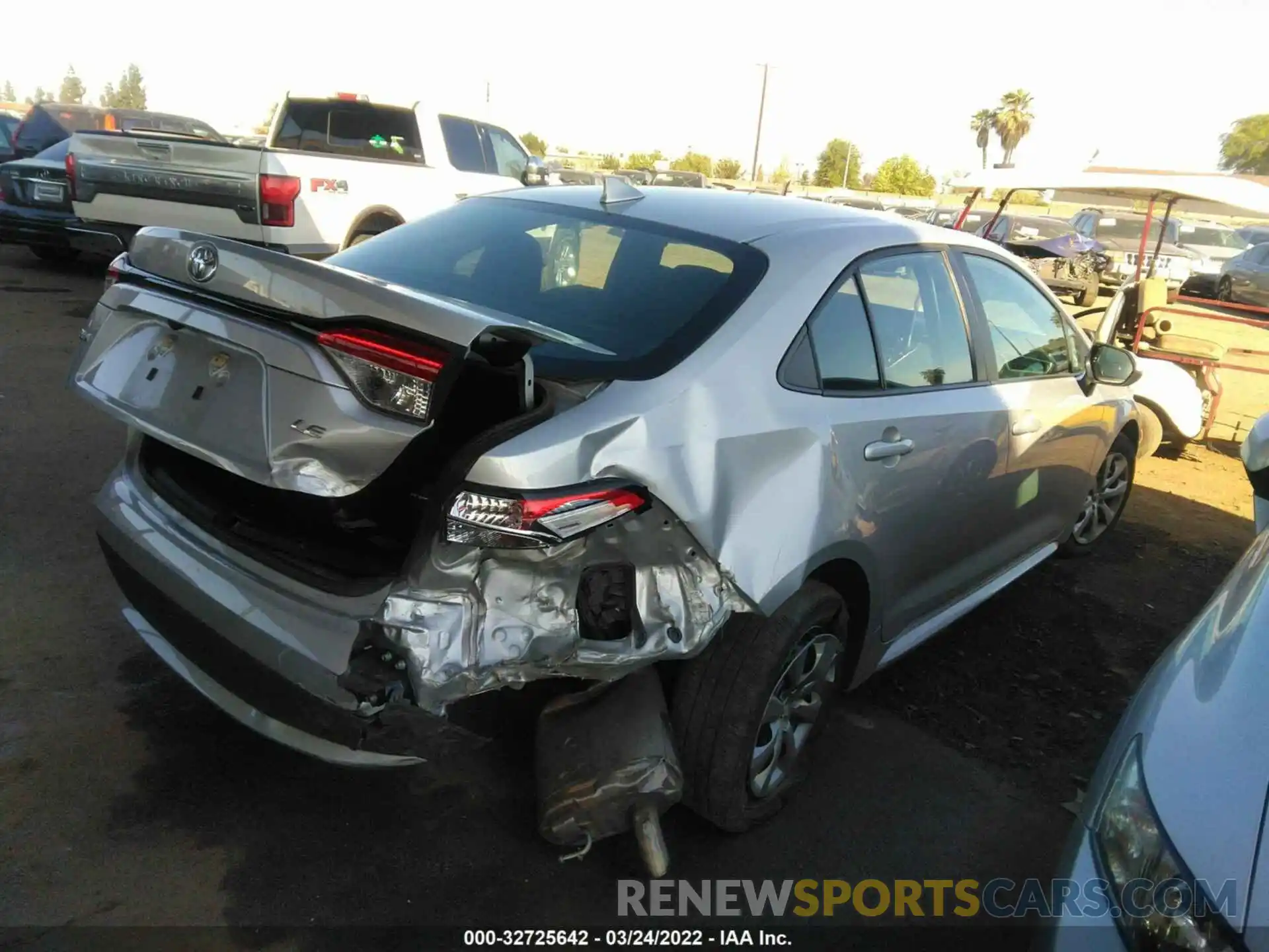 4 Photograph of a damaged car 5YFEPRAE9LP049000 TOYOTA COROLLA 2020