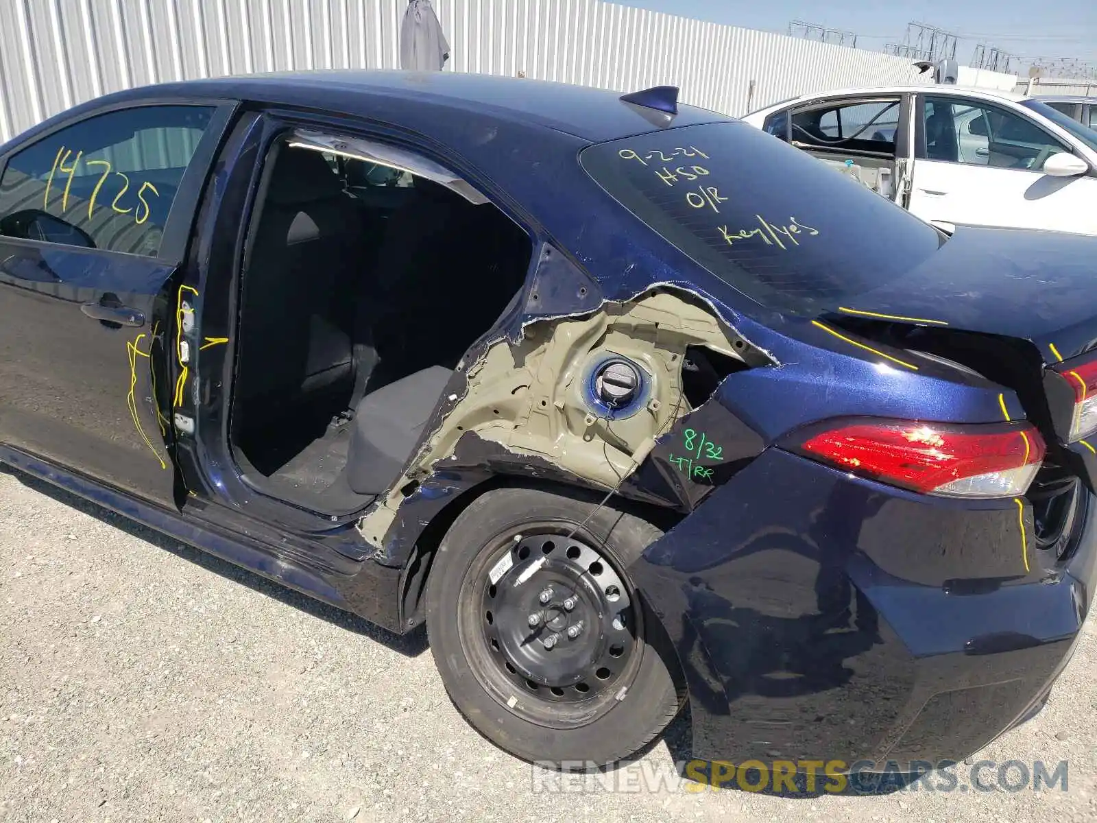 9 Photograph of a damaged car 5YFEPRAE9LP050552 TOYOTA COROLLA 2020