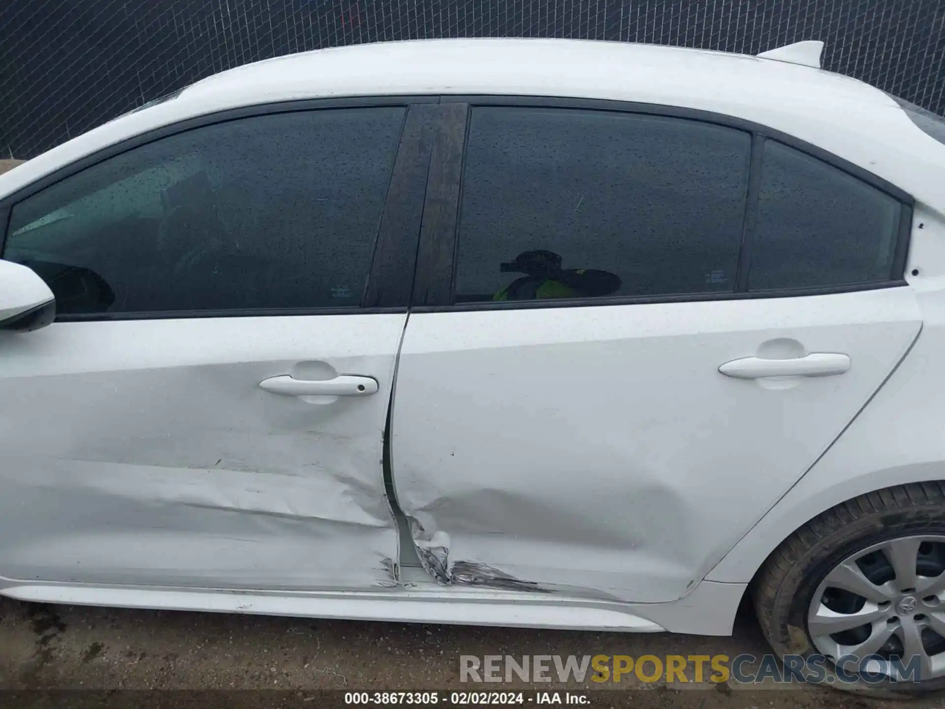 14 Photograph of a damaged car 5YFEPRAE9LP051099 TOYOTA COROLLA 2020