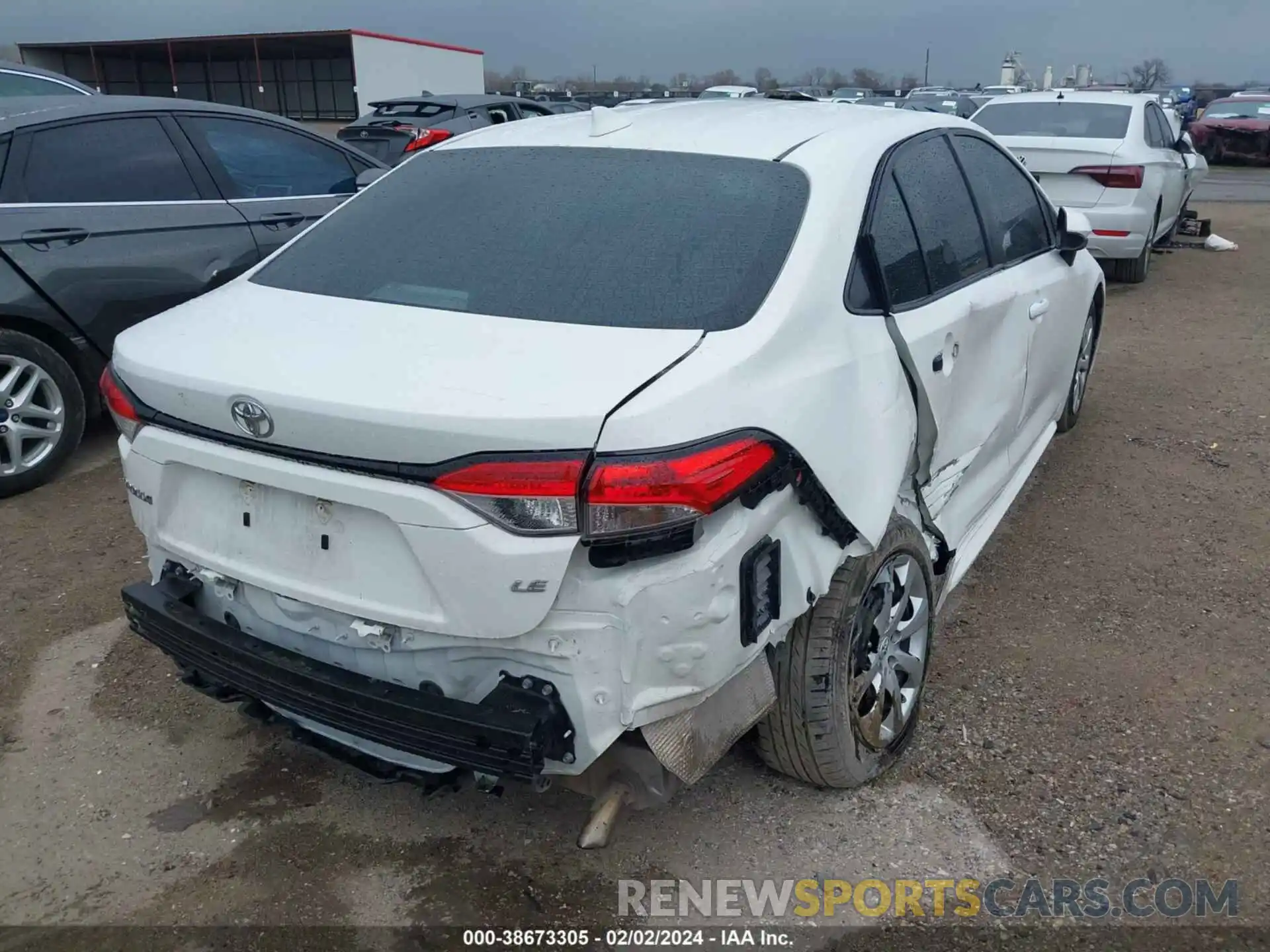 4 Photograph of a damaged car 5YFEPRAE9LP051099 TOYOTA COROLLA 2020