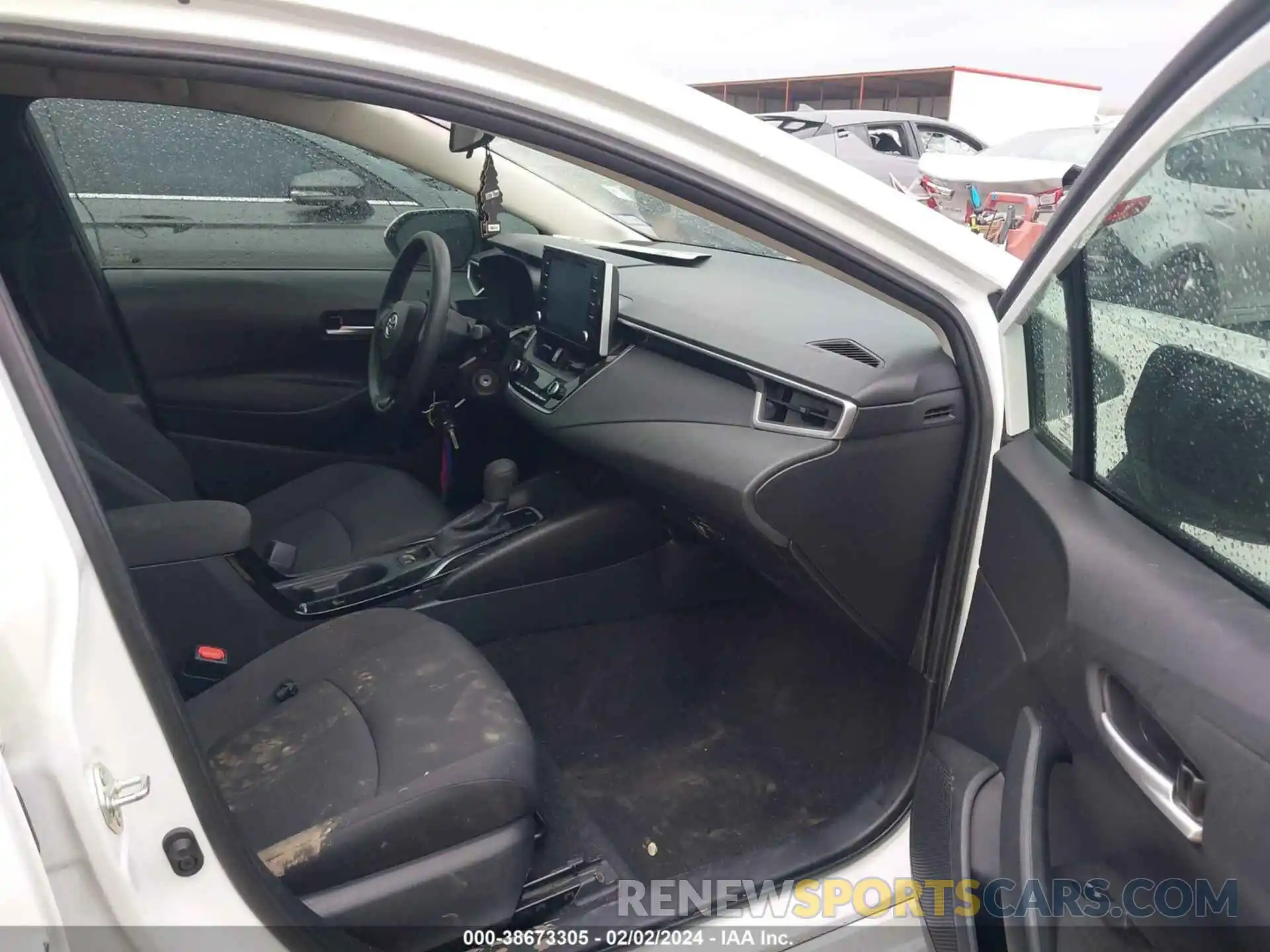 5 Photograph of a damaged car 5YFEPRAE9LP051099 TOYOTA COROLLA 2020