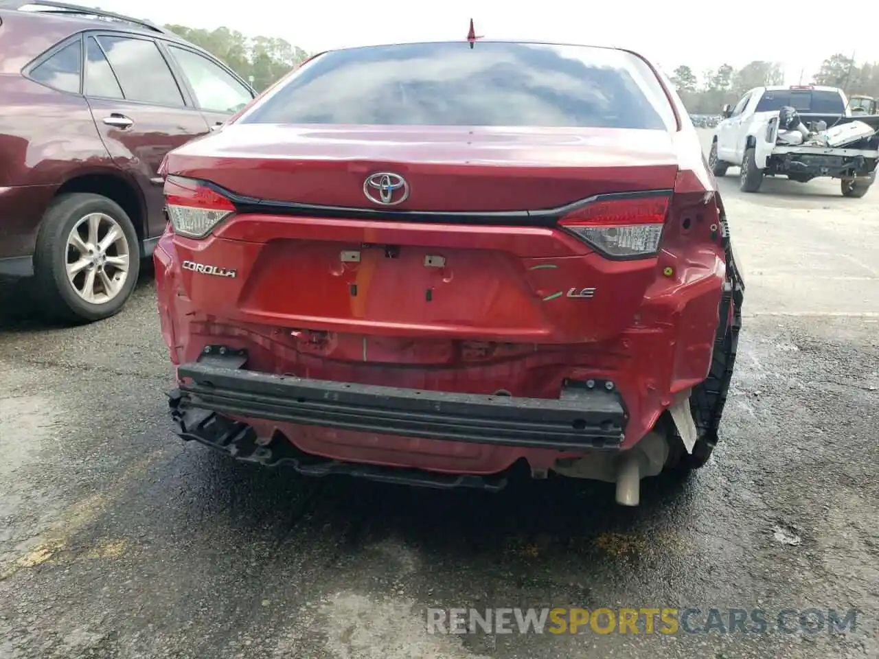 9 Photograph of a damaged car 5YFEPRAE9LP053774 TOYOTA COROLLA 2020