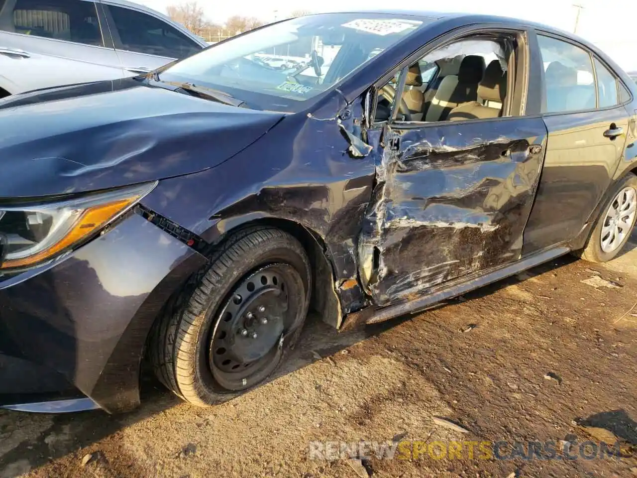 9 Photograph of a damaged car 5YFEPRAE9LP054732 TOYOTA COROLLA 2020