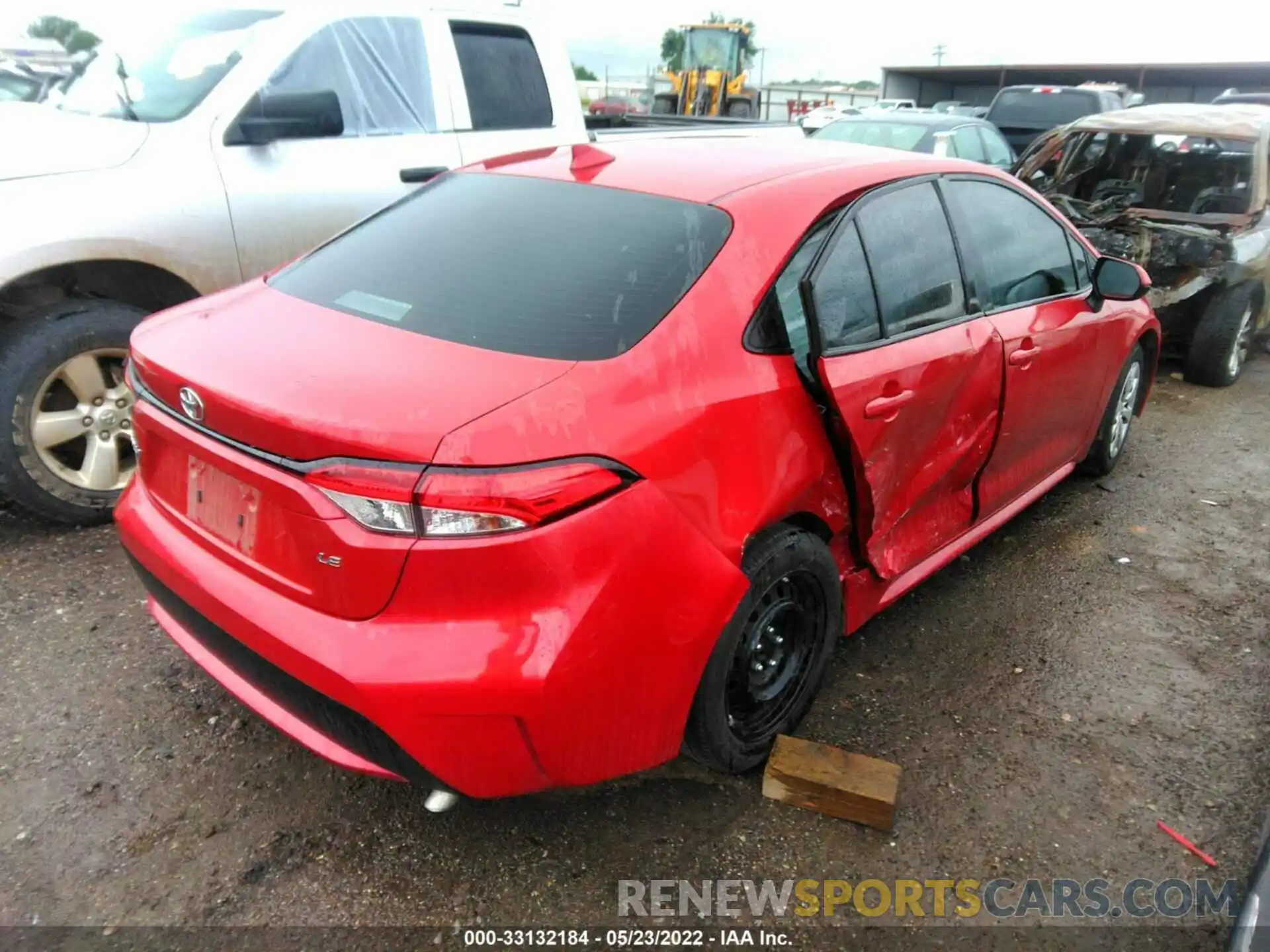 4 Photograph of a damaged car 5YFEPRAE9LP055198 TOYOTA COROLLA 2020