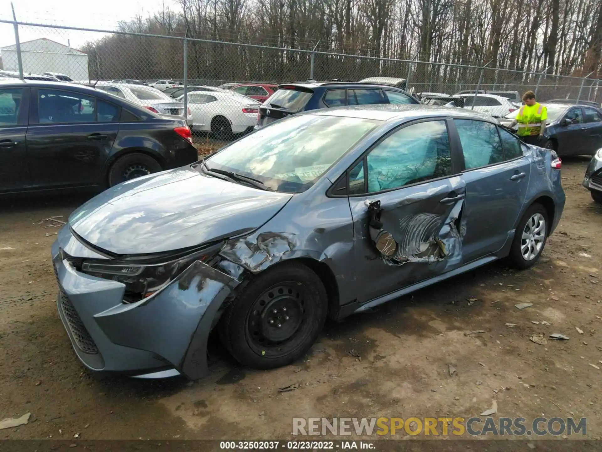 2 Photograph of a damaged car 5YFEPRAE9LP055802 TOYOTA COROLLA 2020