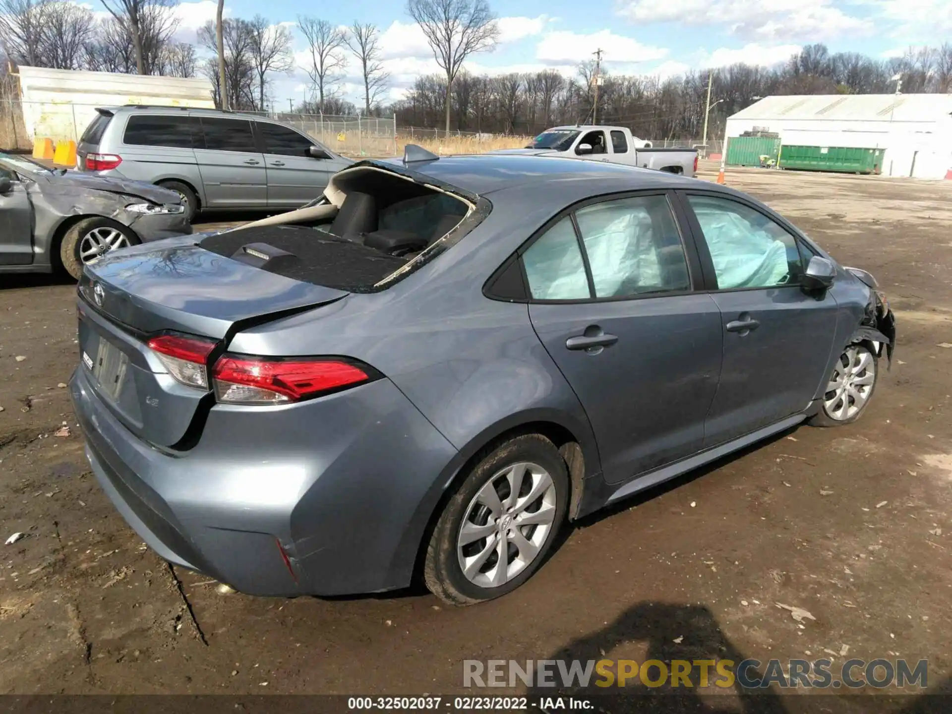 4 Photograph of a damaged car 5YFEPRAE9LP055802 TOYOTA COROLLA 2020