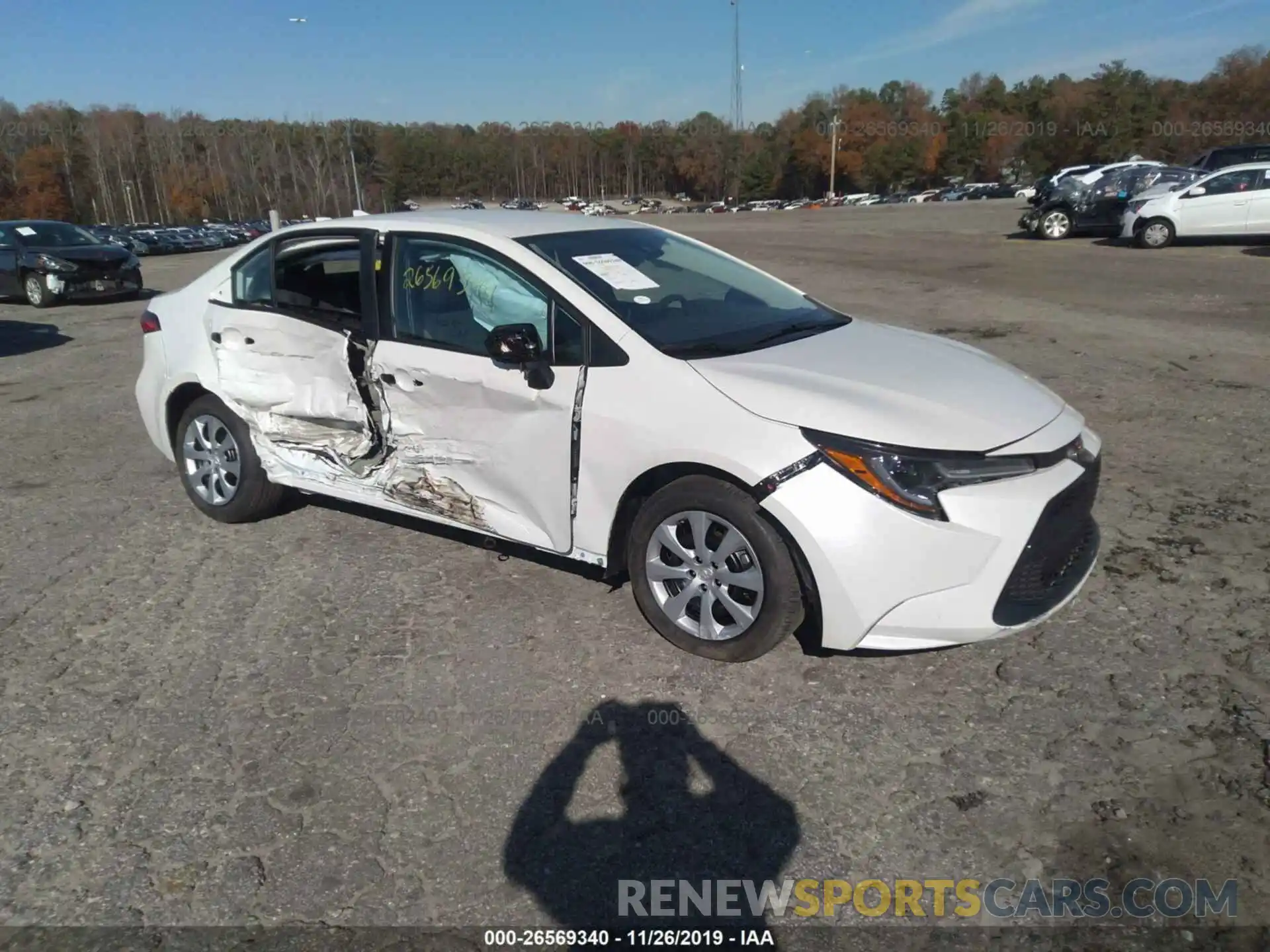 1 Photograph of a damaged car 5YFEPRAE9LP055931 TOYOTA COROLLA 2020