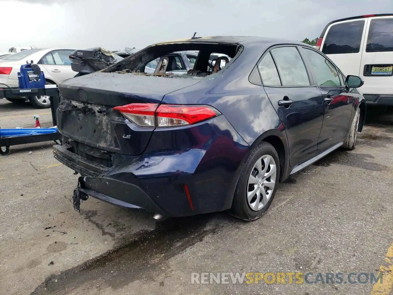 4 Photograph of a damaged car 5YFEPRAE9LP056058 TOYOTA COROLLA 2020