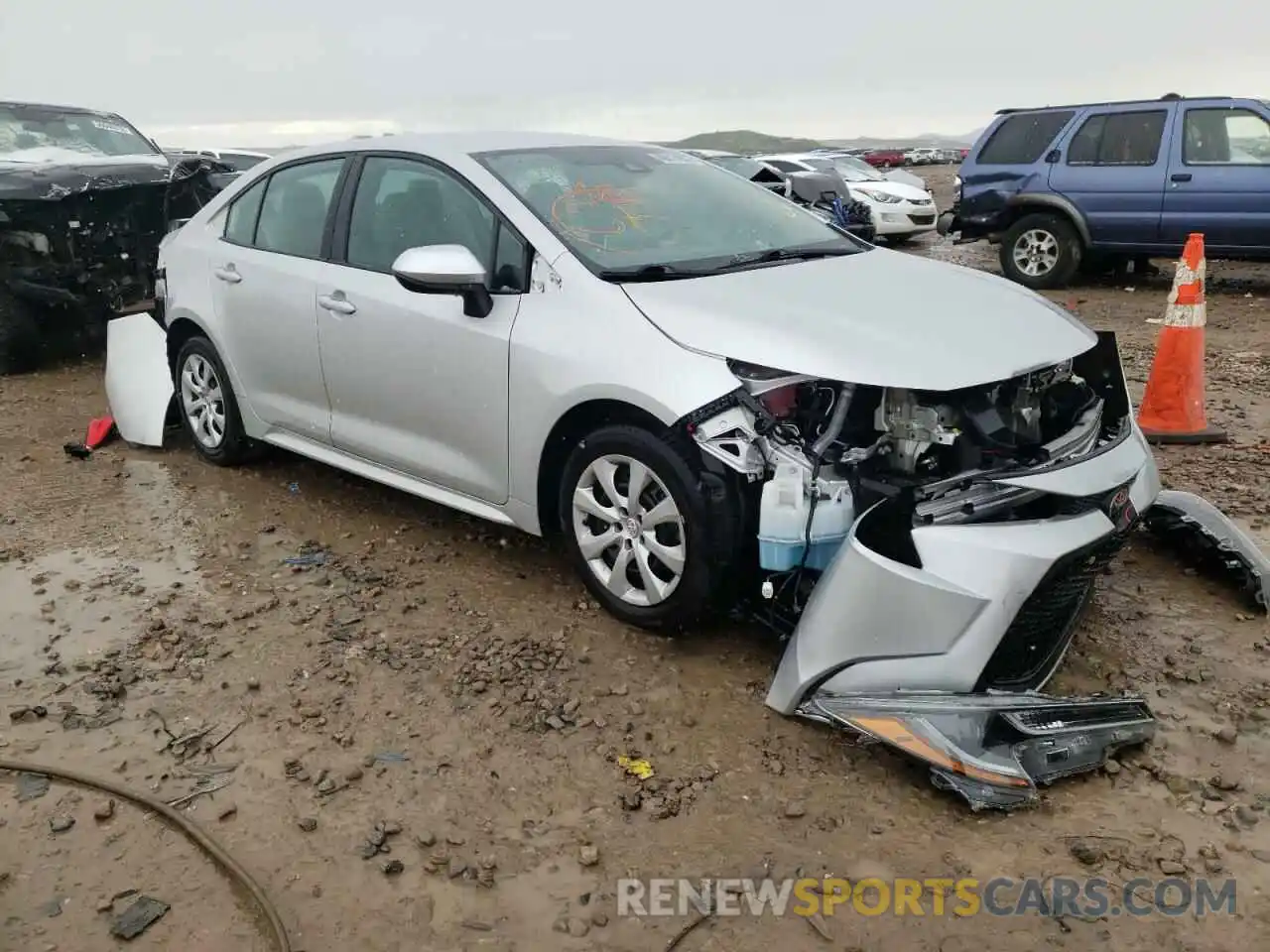 1 Photograph of a damaged car 5YFEPRAE9LP056710 TOYOTA COROLLA 2020