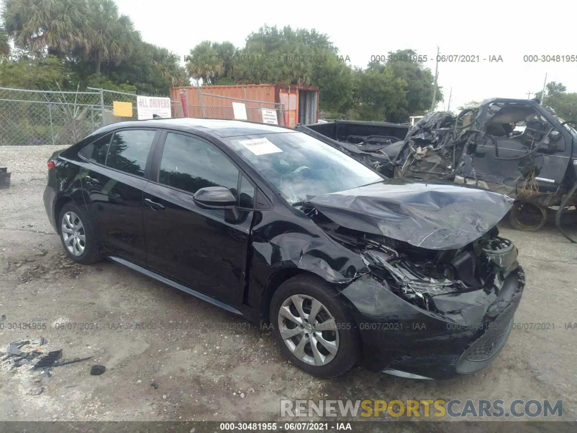 1 Photograph of a damaged car 5YFEPRAE9LP057114 TOYOTA COROLLA 2020