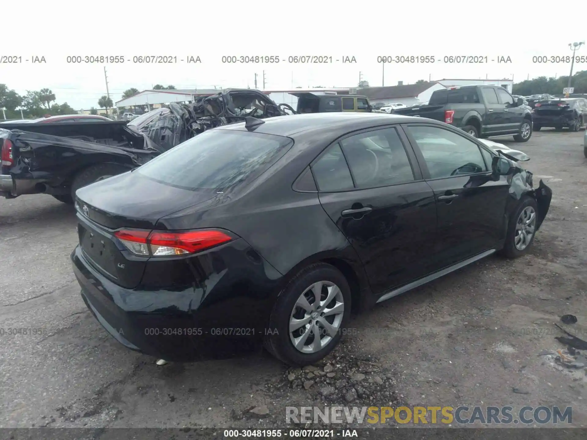 4 Photograph of a damaged car 5YFEPRAE9LP057114 TOYOTA COROLLA 2020