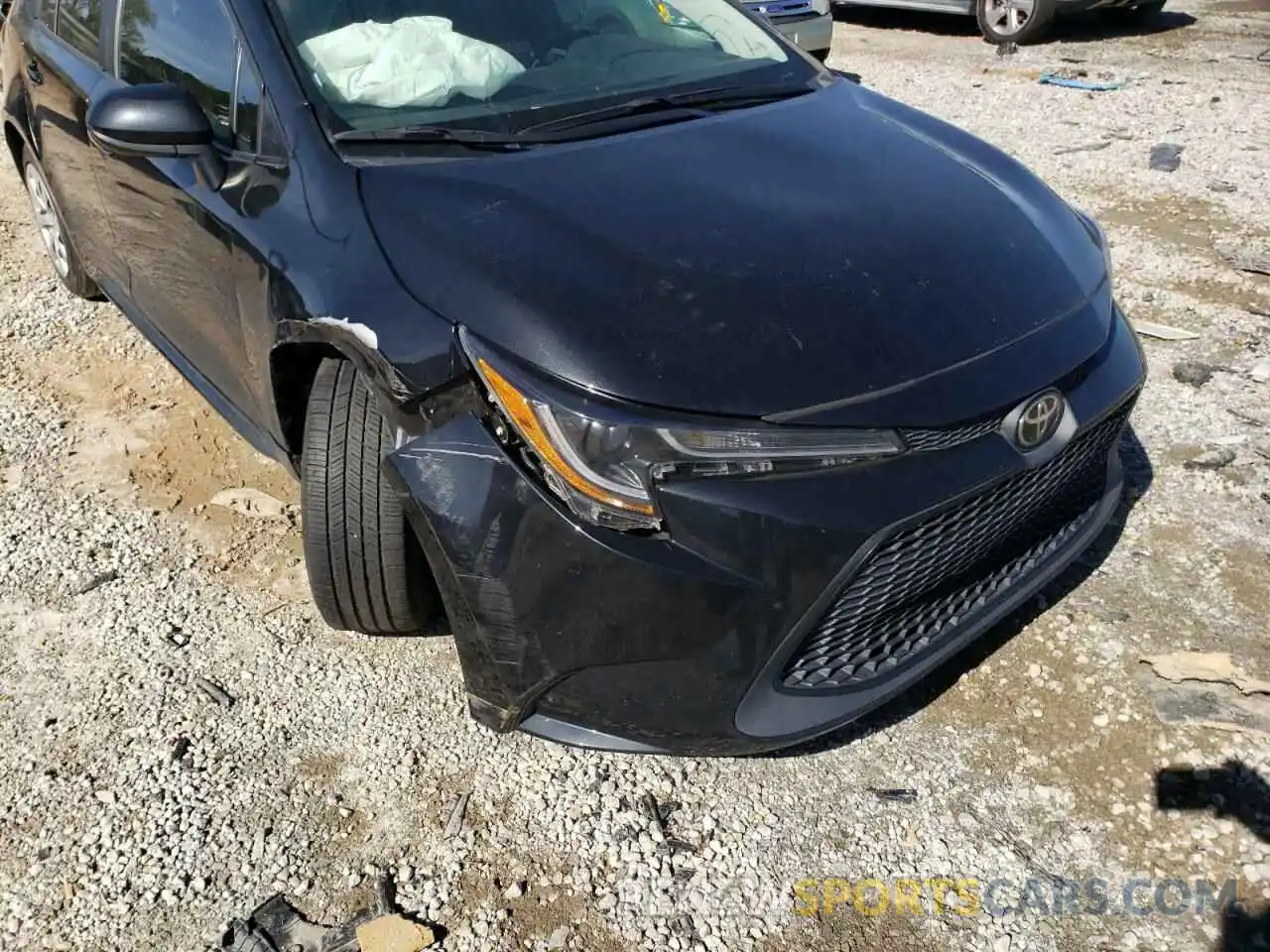 9 Photograph of a damaged car 5YFEPRAE9LP057209 TOYOTA COROLLA 2020