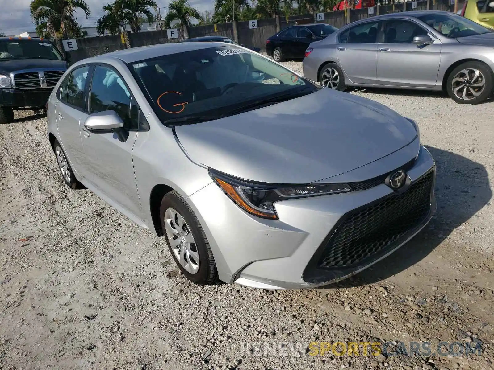 1 Photograph of a damaged car 5YFEPRAE9LP057968 TOYOTA COROLLA 2020