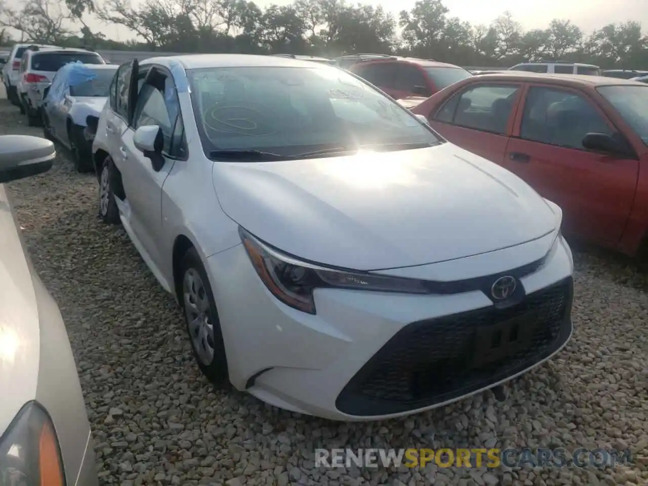 1 Photograph of a damaged car 5YFEPRAE9LP060403 TOYOTA COROLLA 2020