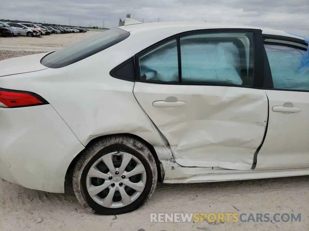 9 Photograph of a damaged car 5YFEPRAE9LP060403 TOYOTA COROLLA 2020