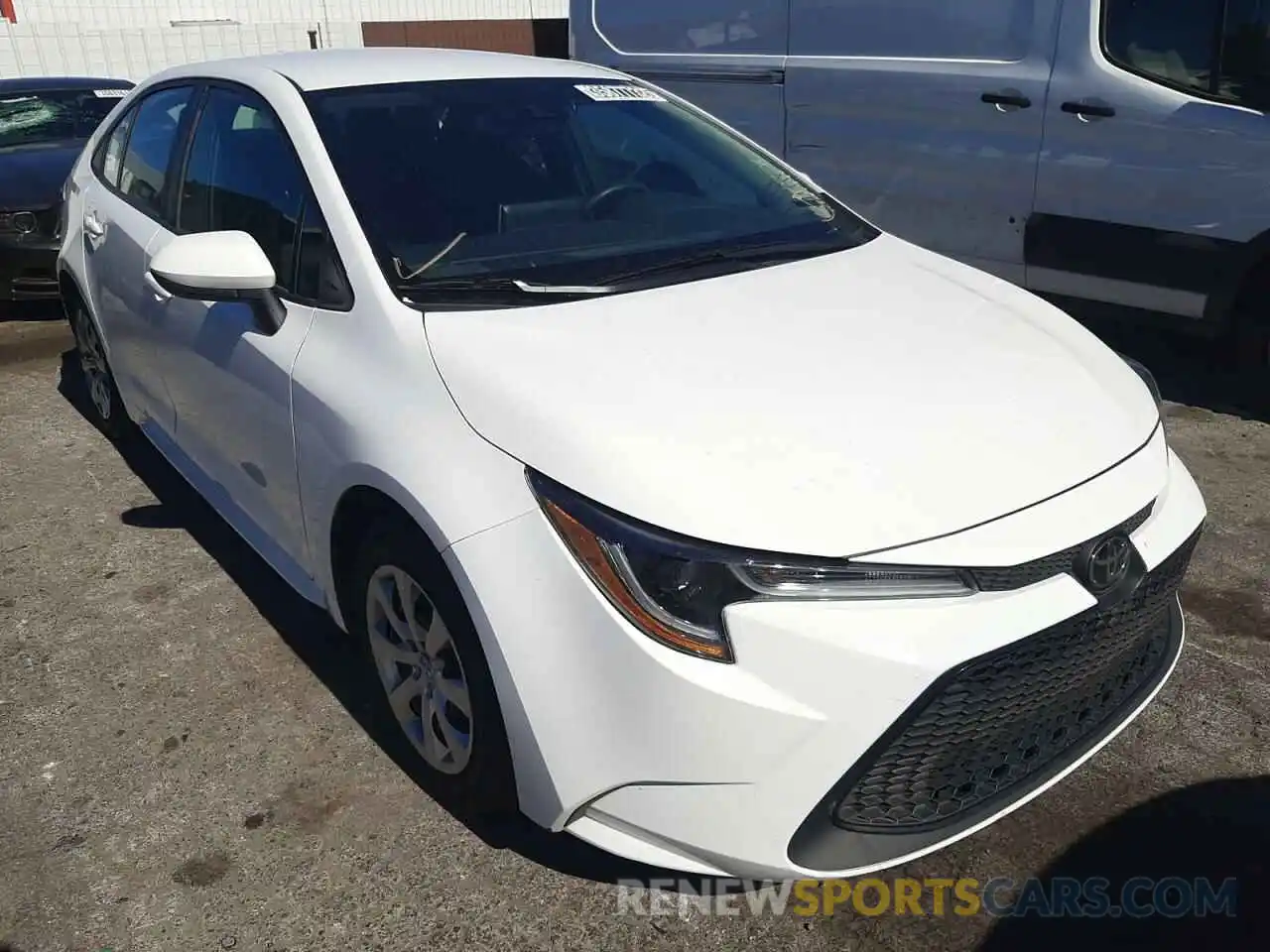 1 Photograph of a damaged car 5YFEPRAE9LP061034 TOYOTA COROLLA 2020