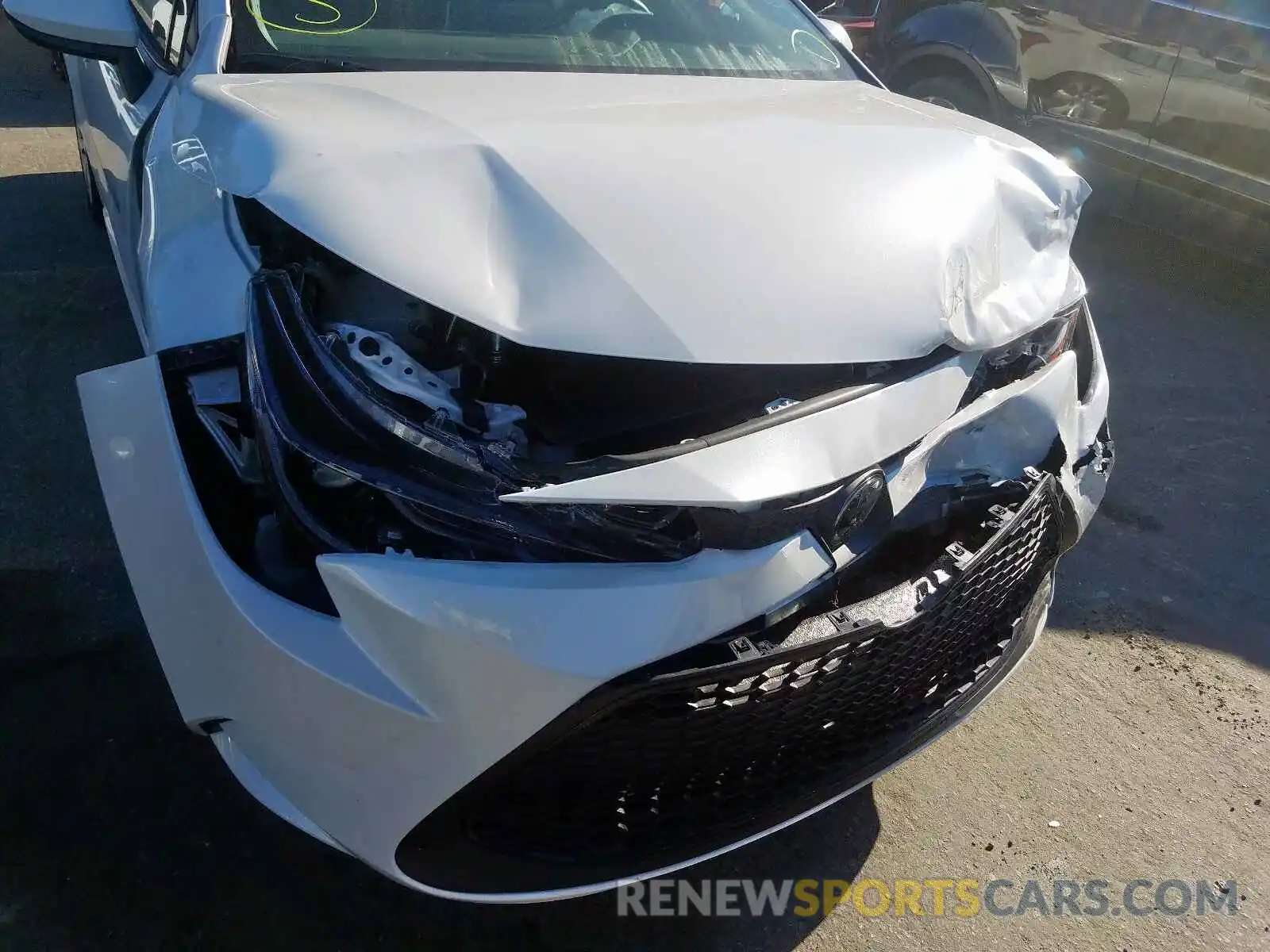 9 Photograph of a damaged car 5YFEPRAE9LP062426 TOYOTA COROLLA 2020