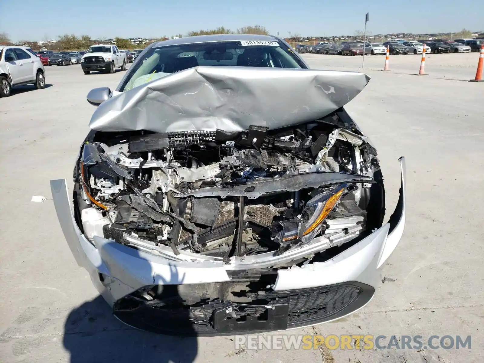 9 Photograph of a damaged car 5YFEPRAE9LP063902 TOYOTA COROLLA 2020