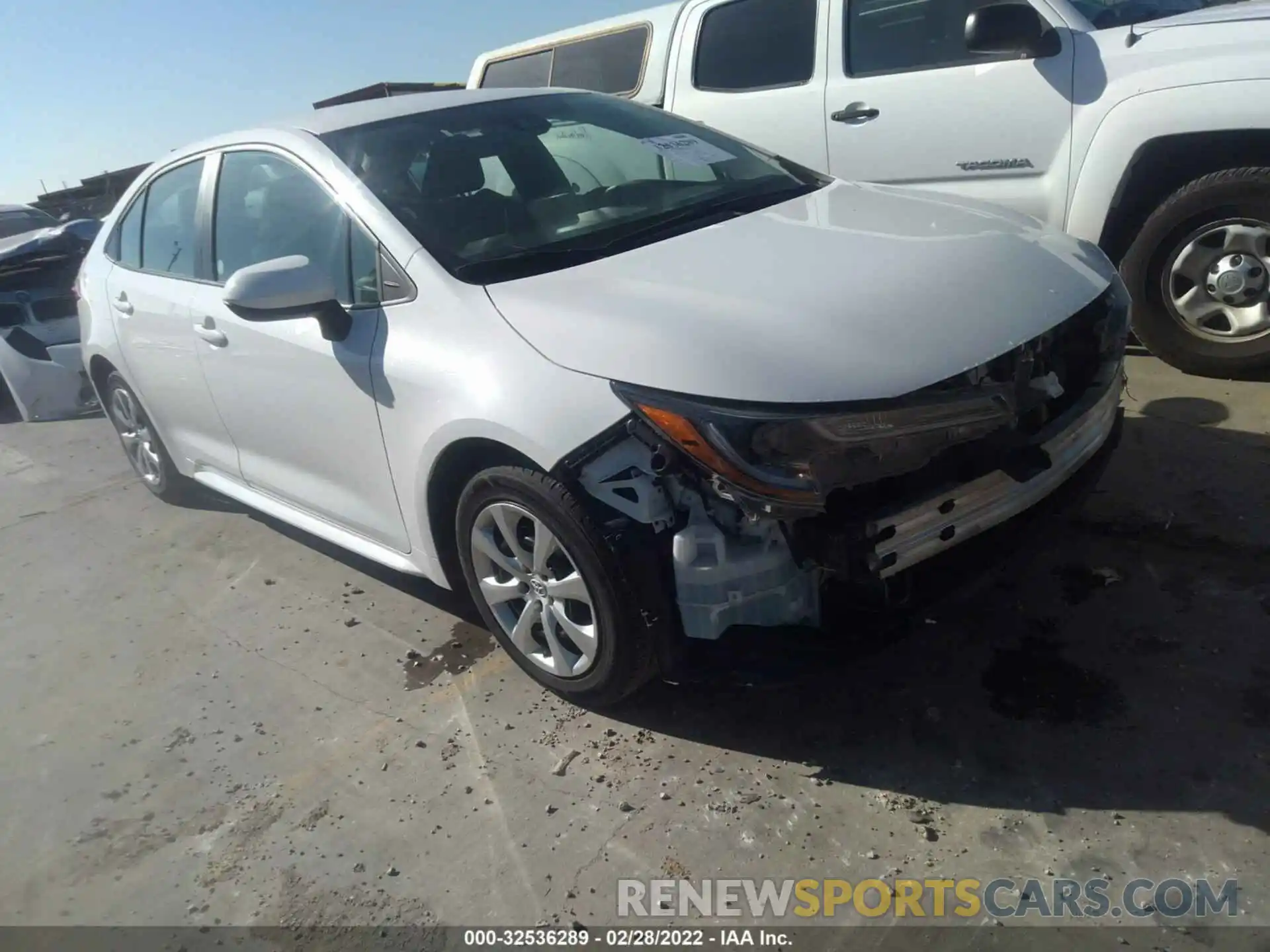 1 Photograph of a damaged car 5YFEPRAE9LP065116 TOYOTA COROLLA 2020