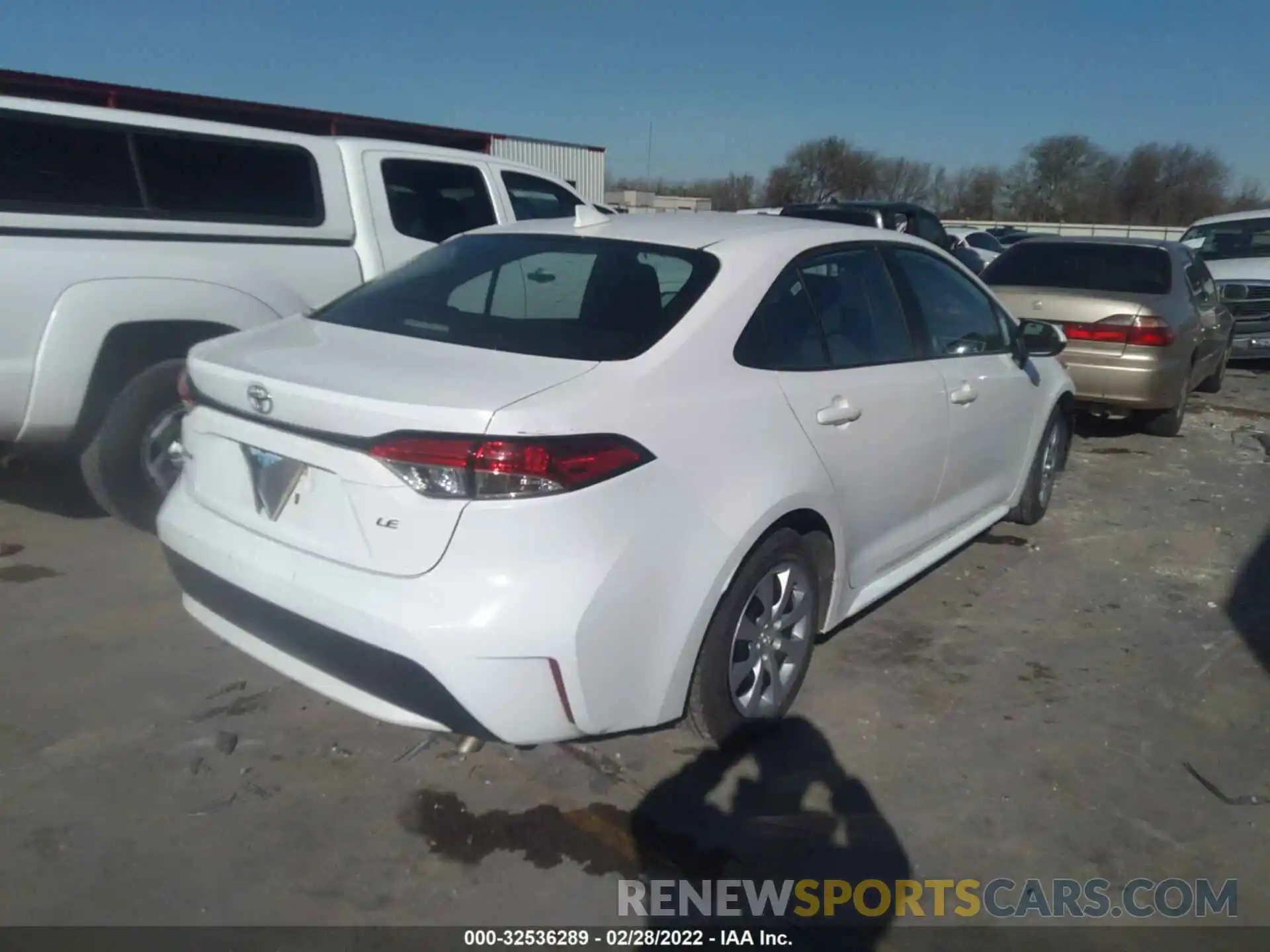 4 Photograph of a damaged car 5YFEPRAE9LP065116 TOYOTA COROLLA 2020