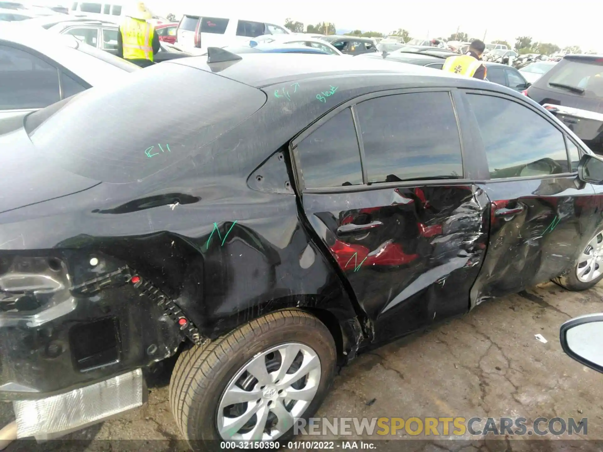 6 Photograph of a damaged car 5YFEPRAE9LP065147 TOYOTA COROLLA 2020