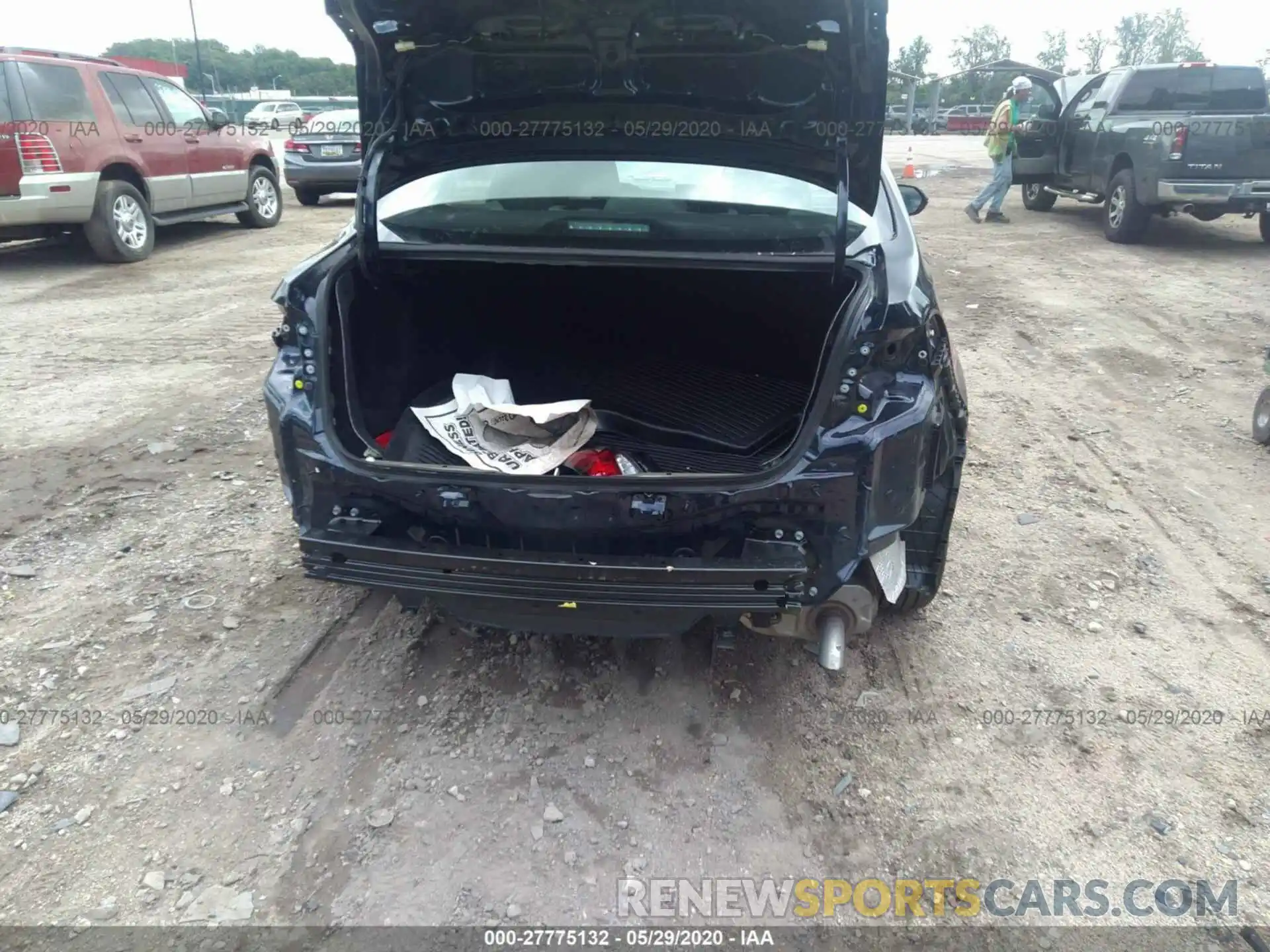 6 Photograph of a damaged car 5YFEPRAE9LP066170 TOYOTA COROLLA 2020