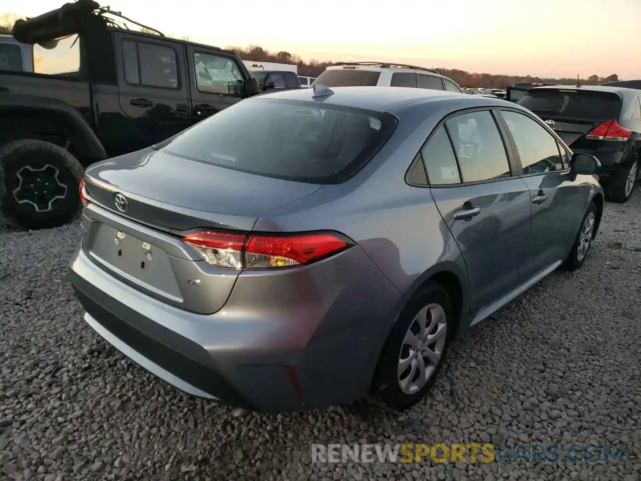 4 Photograph of a damaged car 5YFEPRAE9LP068792 TOYOTA COROLLA 2020