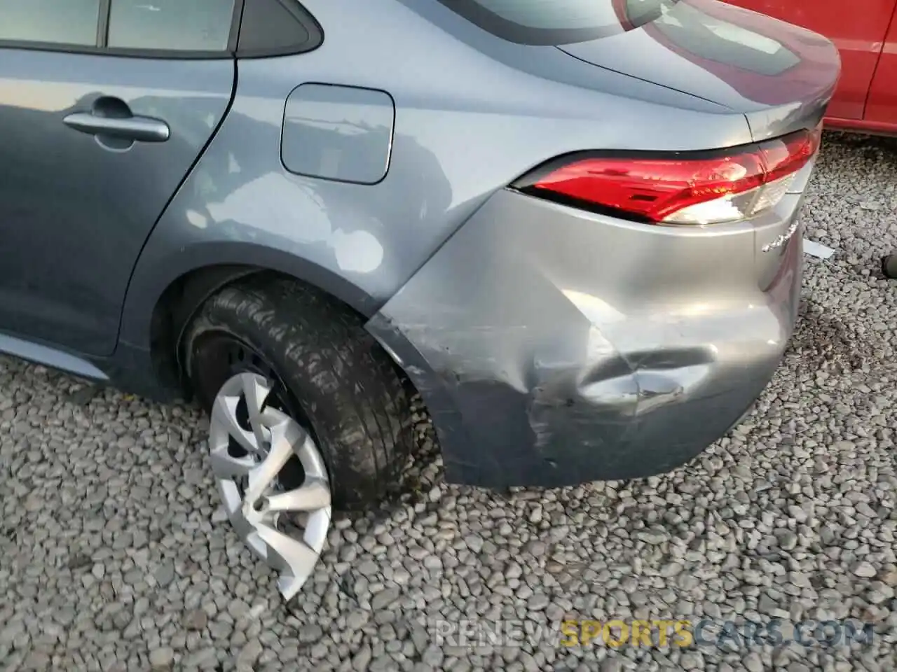 9 Photograph of a damaged car 5YFEPRAE9LP068792 TOYOTA COROLLA 2020