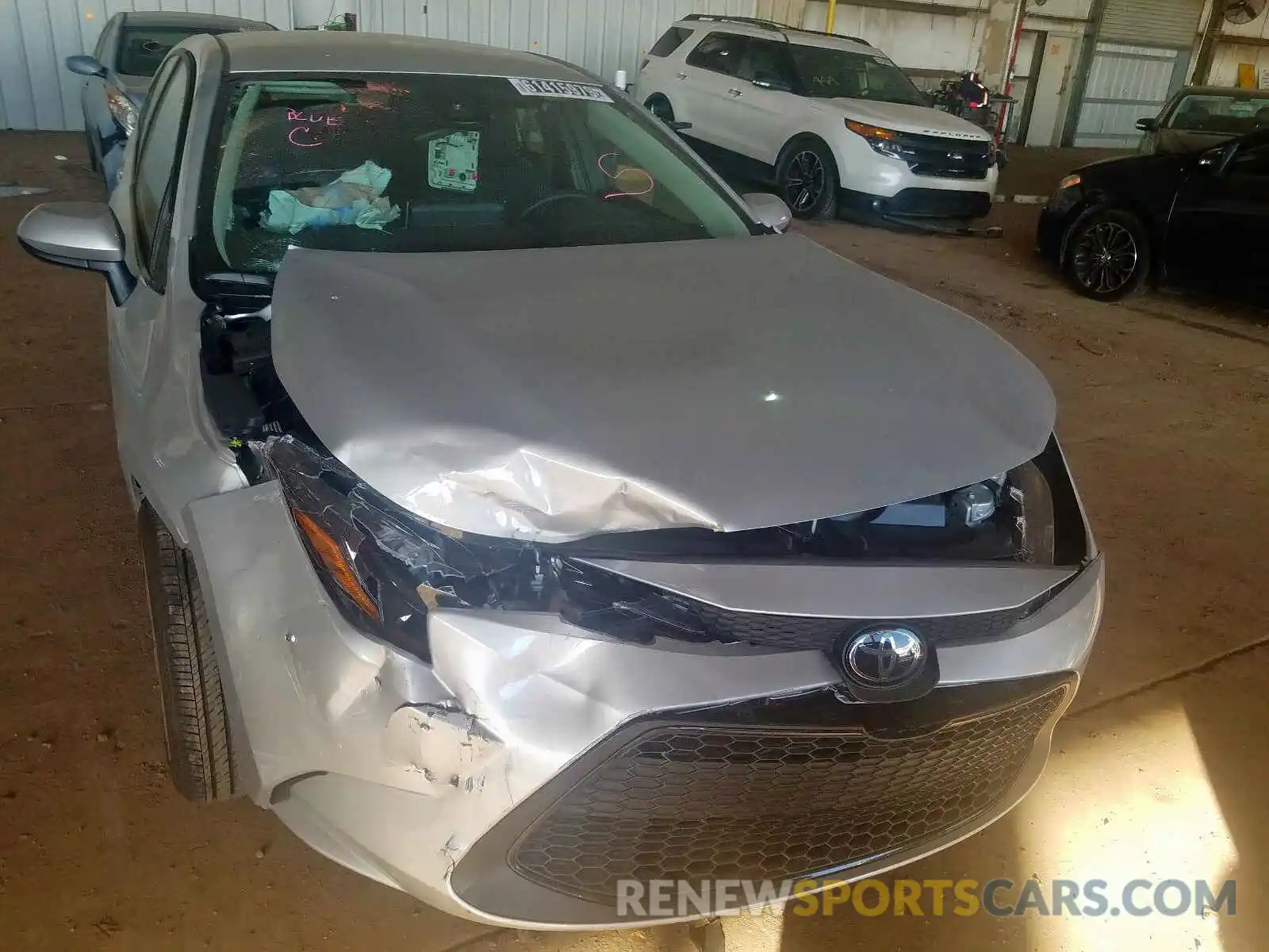 9 Photograph of a damaged car 5YFEPRAE9LP070459 TOYOTA COROLLA 2020