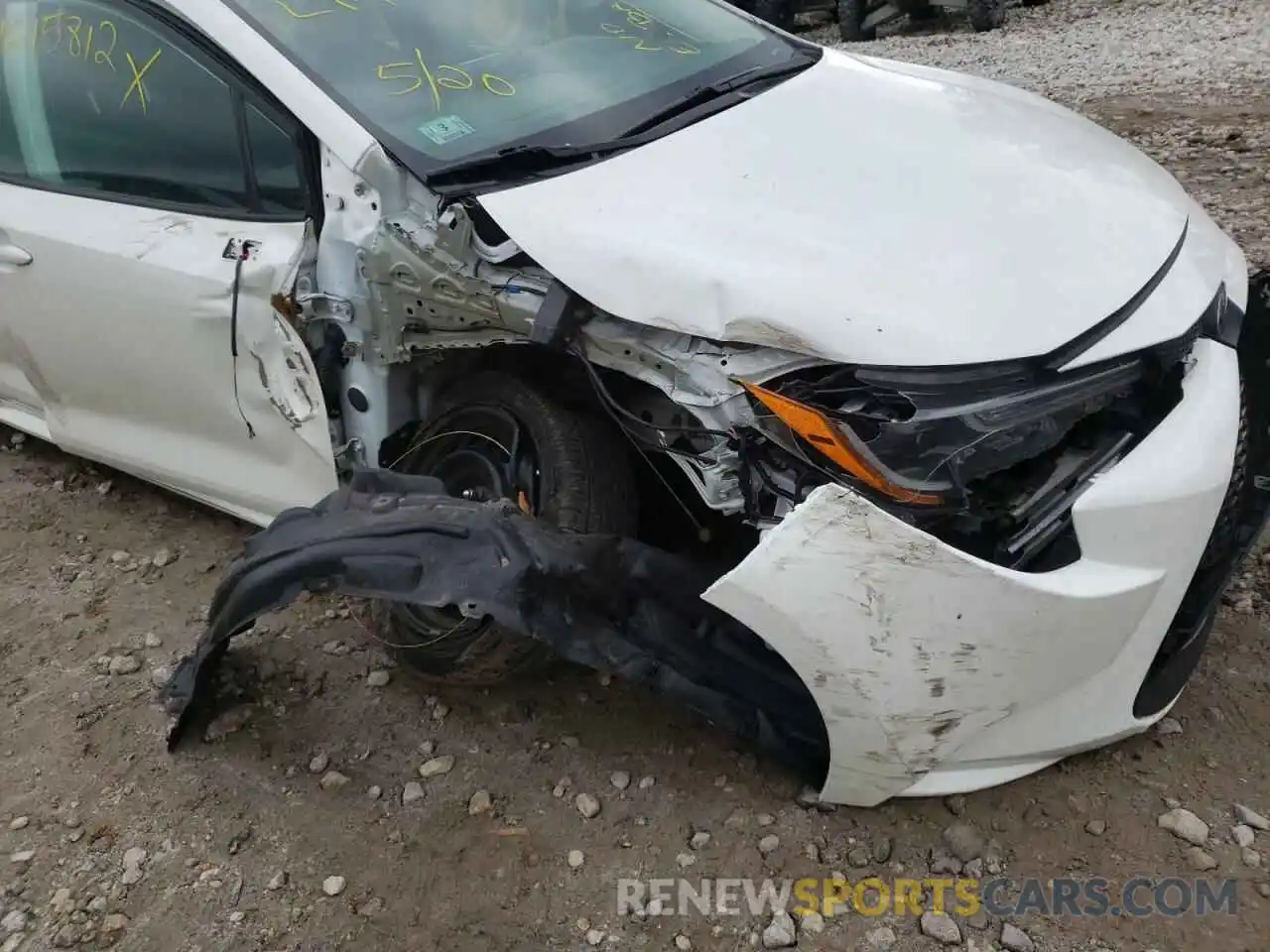 9 Photograph of a damaged car 5YFEPRAE9LP070977 TOYOTA COROLLA 2020