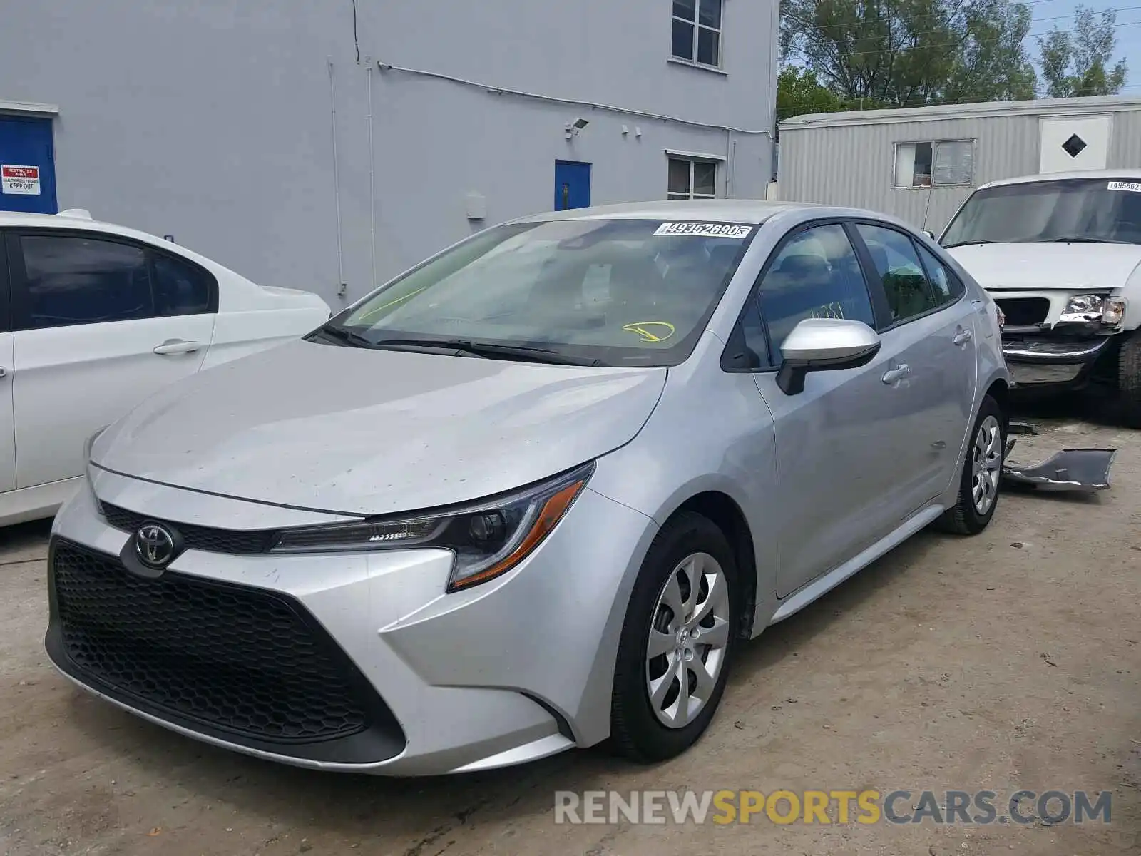 2 Photograph of a damaged car 5YFEPRAE9LP071286 TOYOTA COROLLA 2020