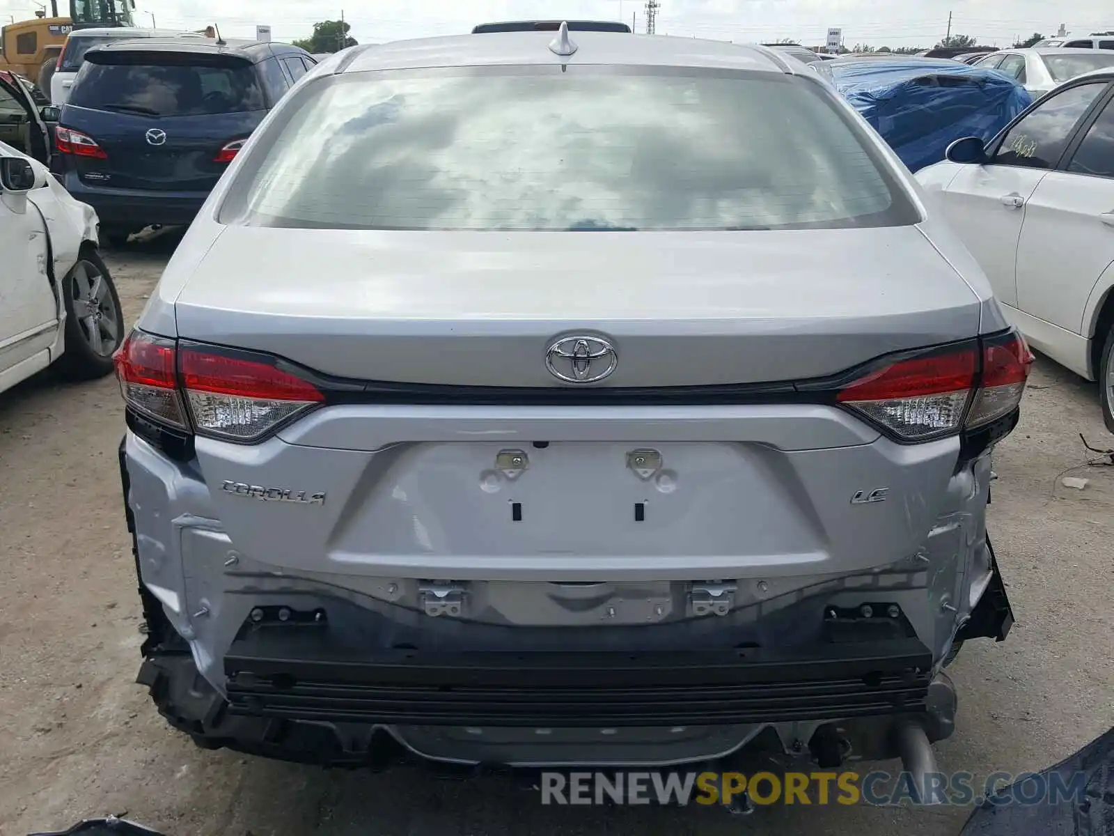 9 Photograph of a damaged car 5YFEPRAE9LP071286 TOYOTA COROLLA 2020