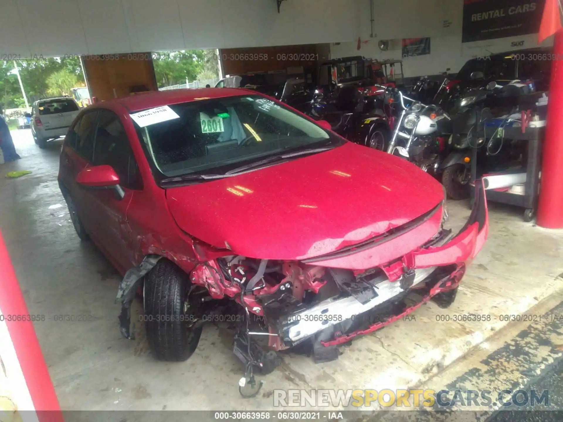 1 Photograph of a damaged car 5YFEPRAE9LP071742 TOYOTA COROLLA 2020