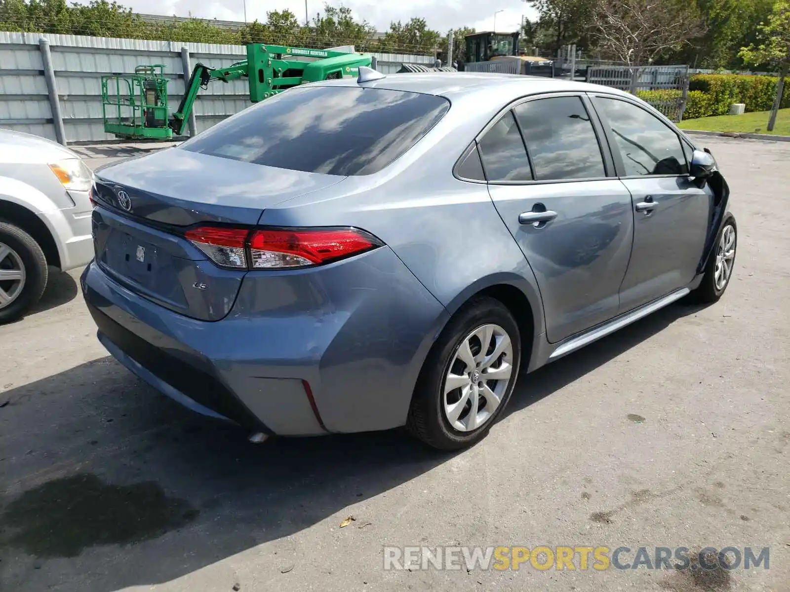 4 Photograph of a damaged car 5YFEPRAE9LP071790 TOYOTA COROLLA 2020