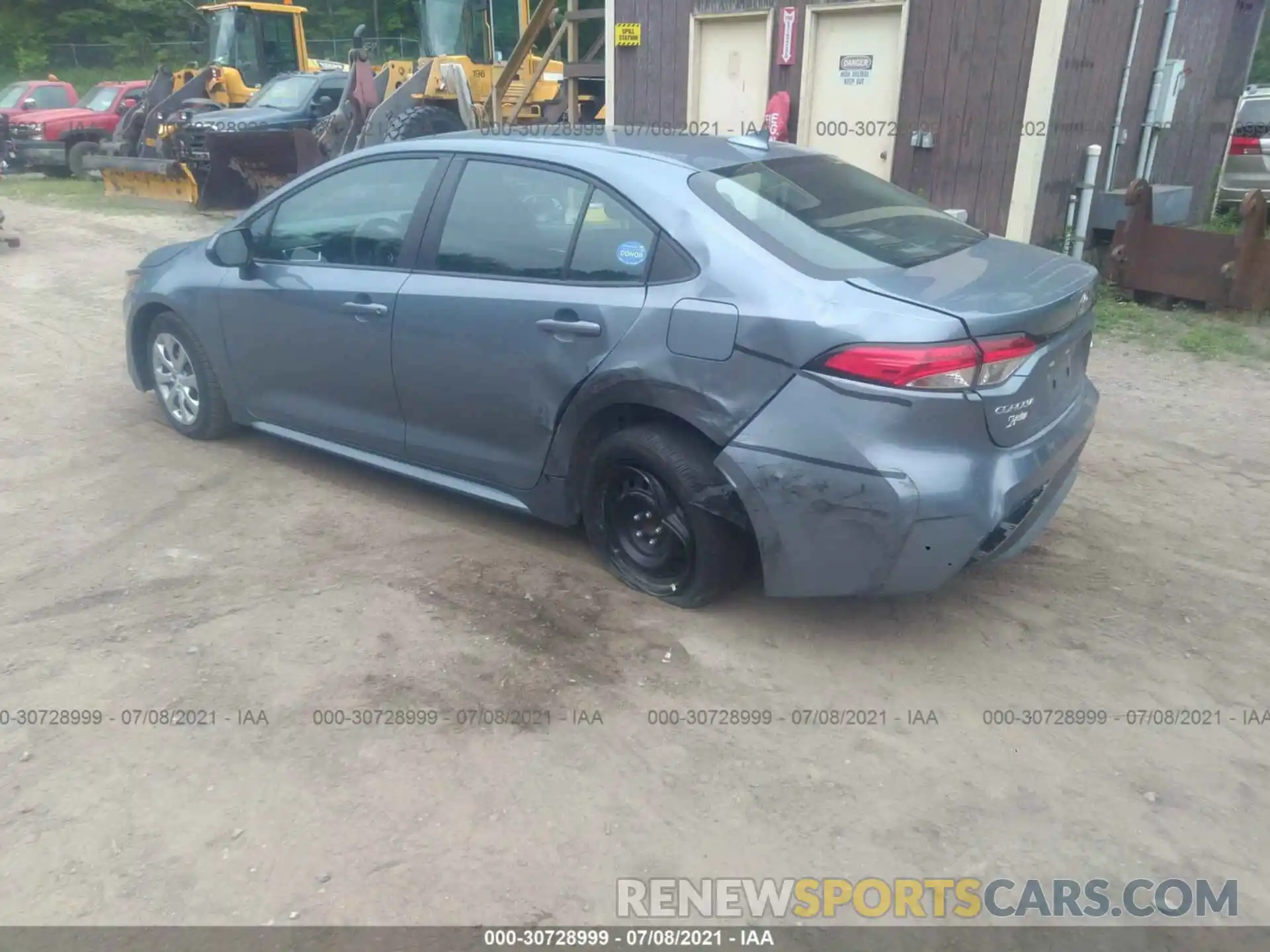 3 Photograph of a damaged car 5YFEPRAE9LP072602 TOYOTA COROLLA 2020